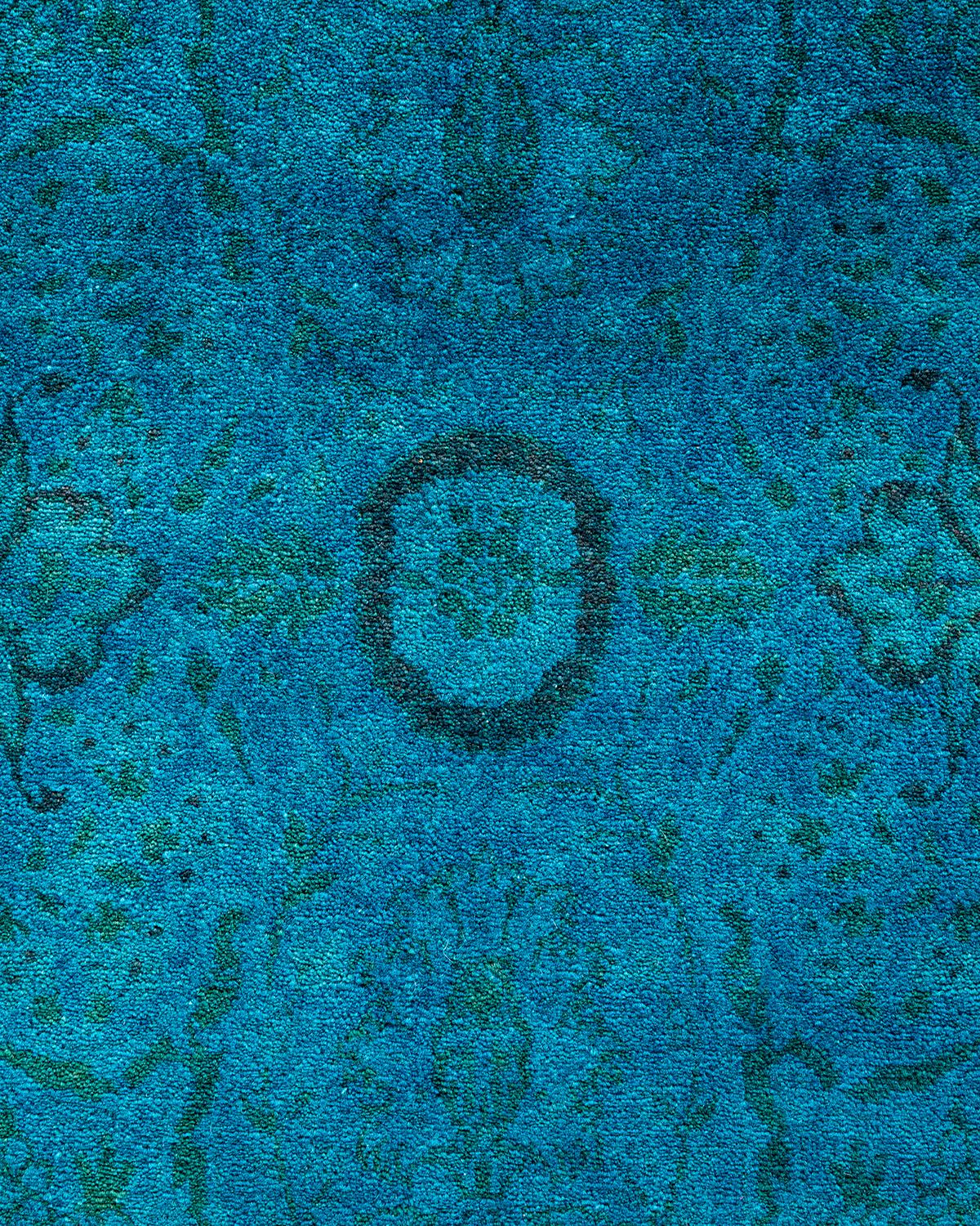 Pakistano Tappeto contemporaneo in lana sovratinta annodata a mano di colore blu in vendita