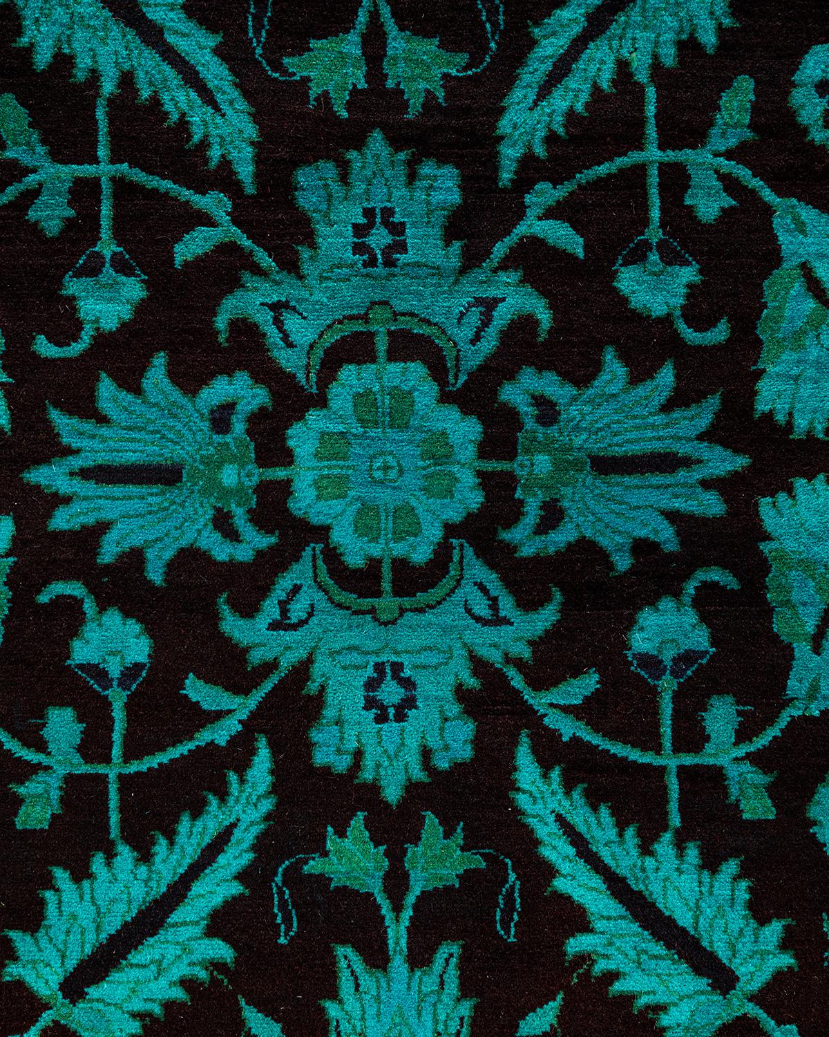 Pakistano Tappeto contemporaneo in lana sovratinta annodata a mano di colore blu in vendita