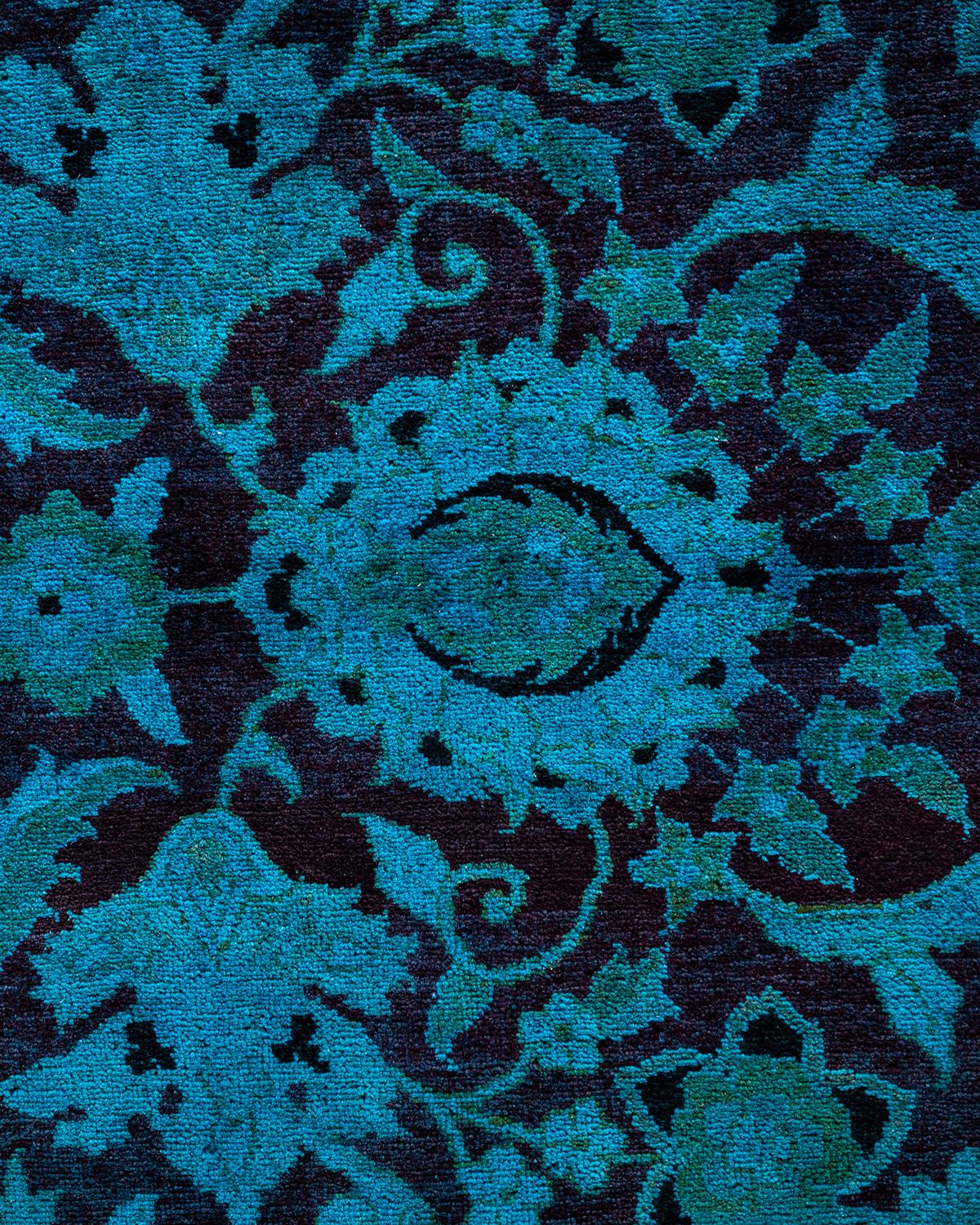 Pakistano Tappeto contemporaneo in lana sovratinta annodata a mano di colore blu in vendita