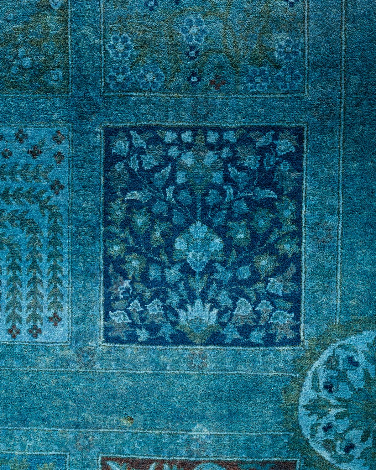Pakistano Tappeto contemporaneo in lana sovratinta annodata a mano di colore blu in vendita