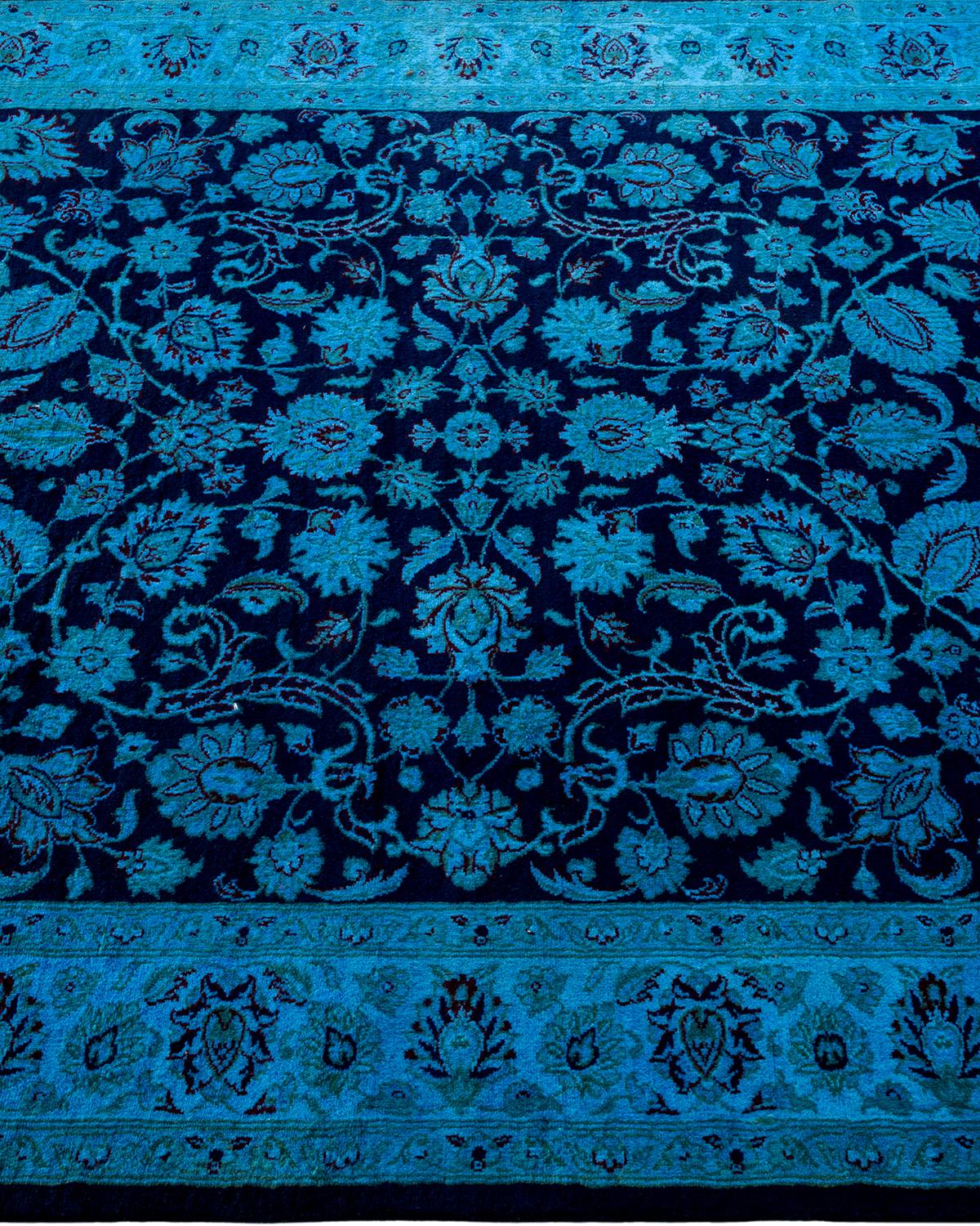 Tappeto contemporaneo in lana sovratinta annodata a mano di colore blu In condizioni Nuovo in vendita a Norwalk, CT