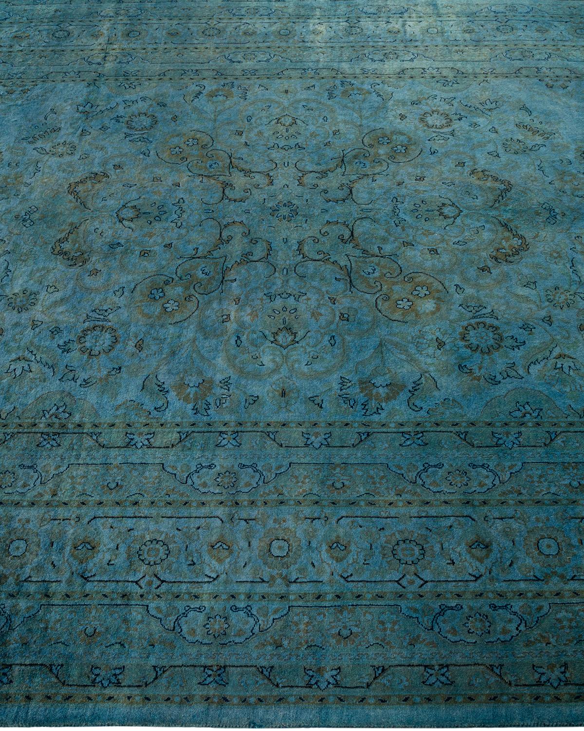 Tappeto contemporaneo in lana sovratinta annodata a mano di colore blu In condizioni Nuovo in vendita a Norwalk, CT
