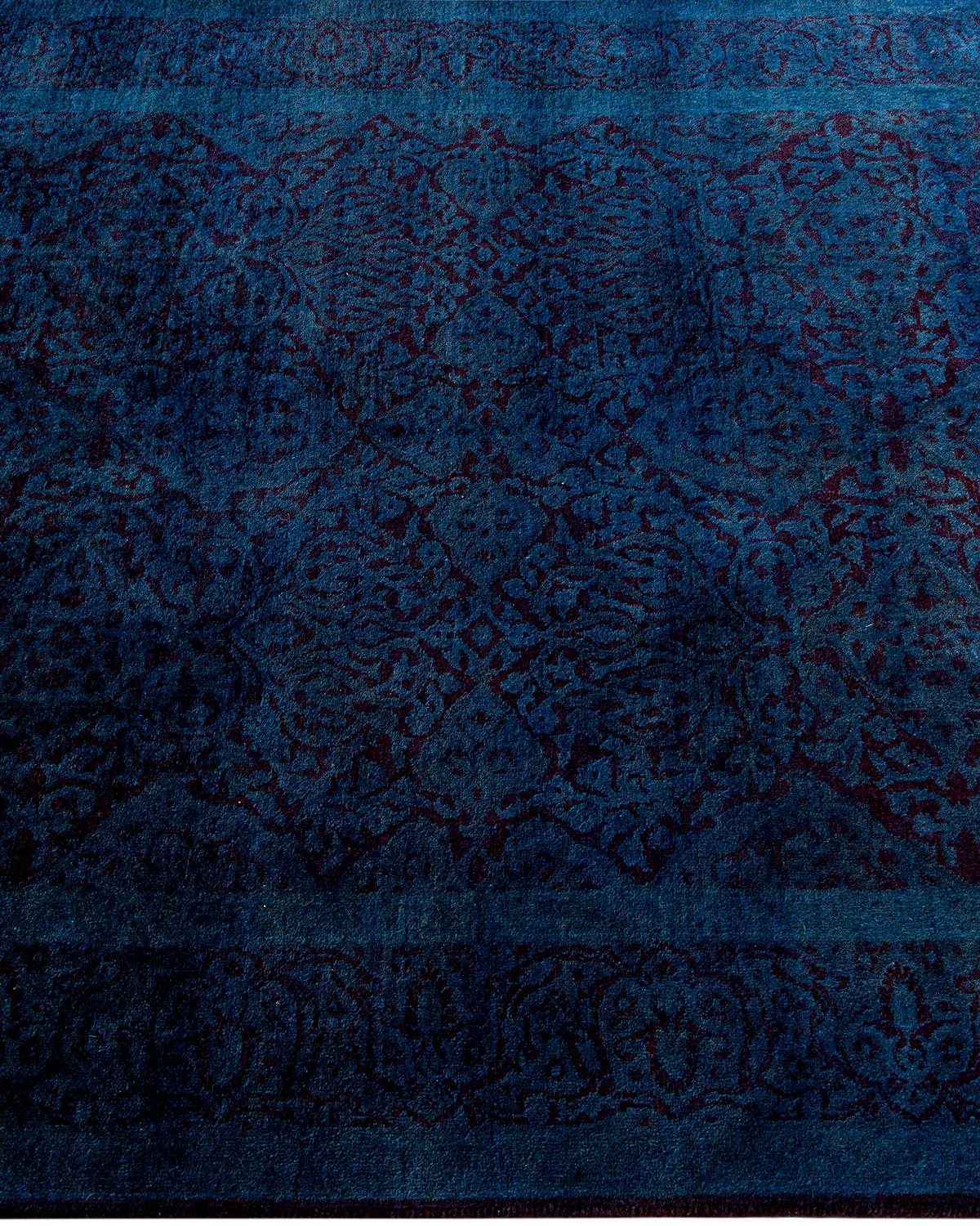 Tappeto contemporaneo in lana sovratinta annodata a mano di colore blu In condizioni Nuovo in vendita a Norwalk, CT