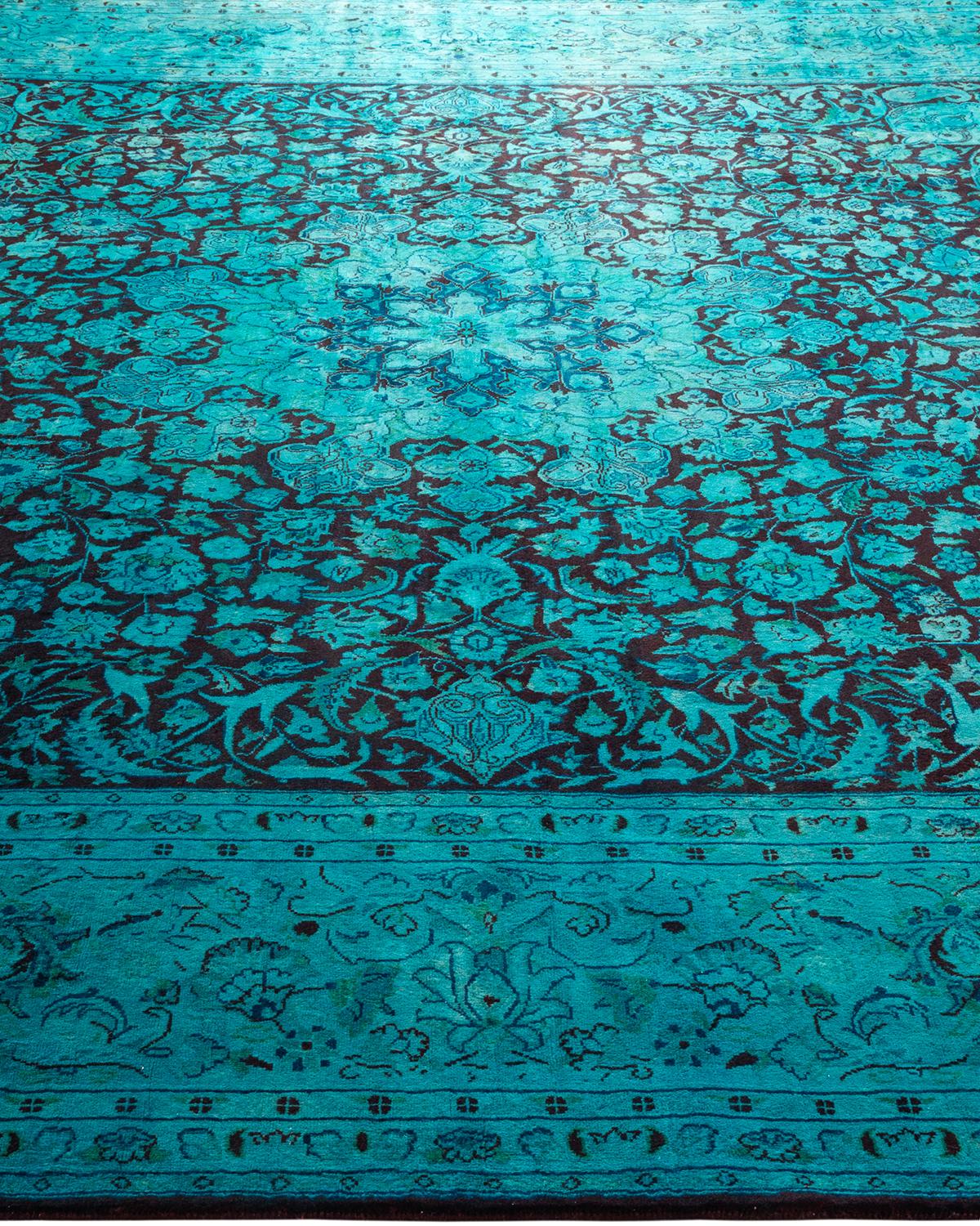 Tappeto contemporaneo in lana sovratinta annodata a mano di colore blu In condizioni Nuovo in vendita a Norwalk, CT