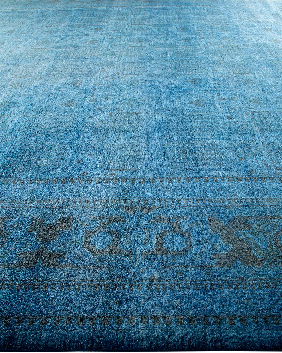 Tapis de sol contemporain en laine surteinte nouée à la main, bleu Neuf - En vente à Norwalk, CT