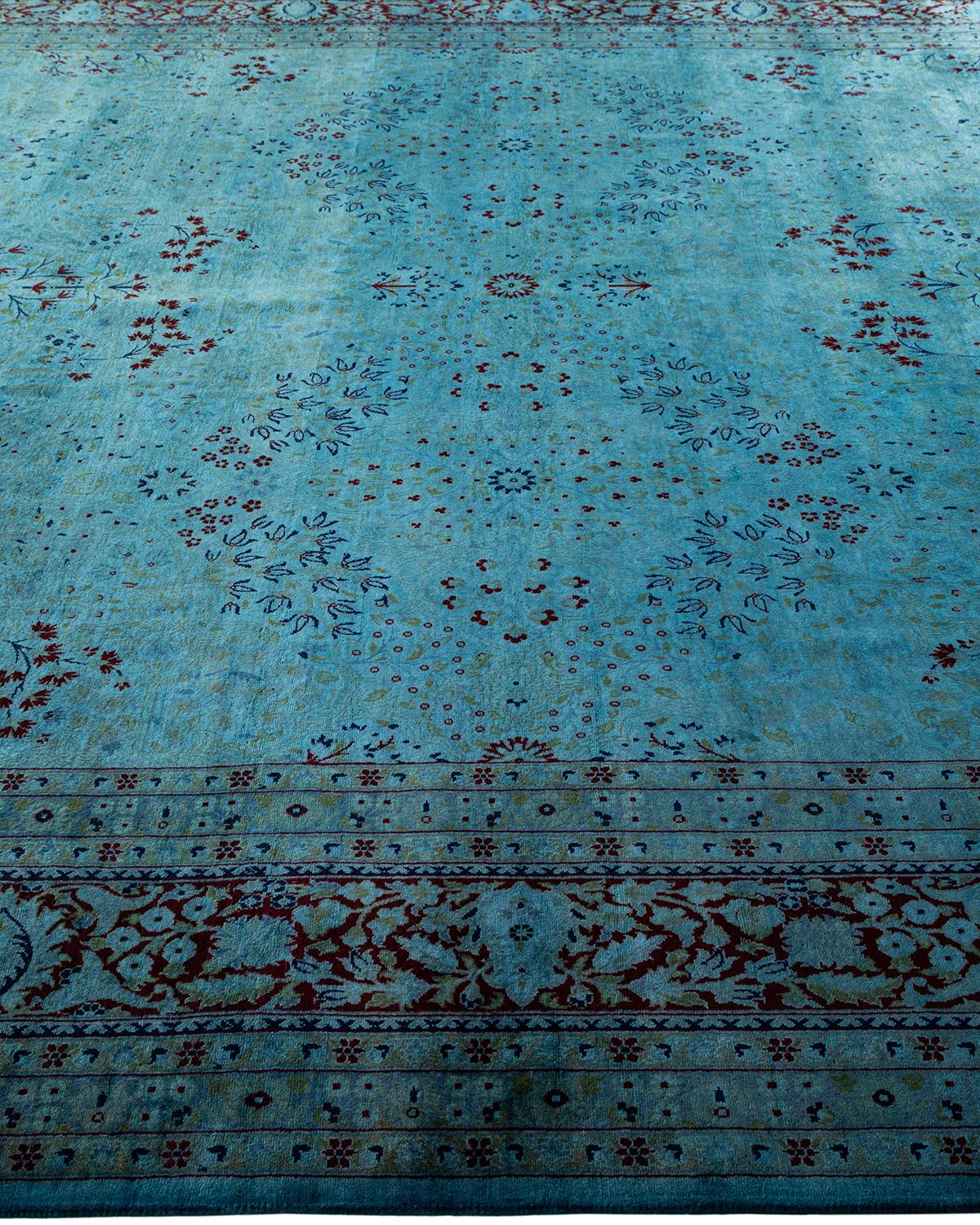 Tappeto contemporaneo in lana sovratinta annodata a mano di colore blu In condizioni Nuovo in vendita a Norwalk, CT