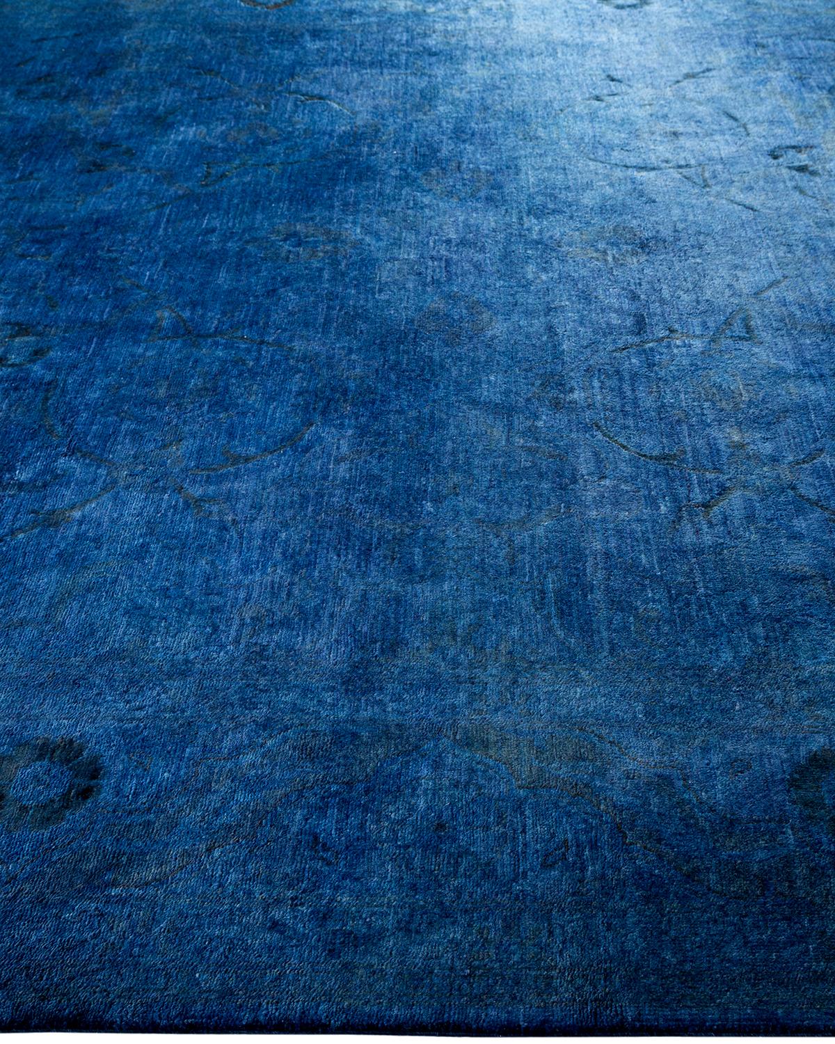 Alfombra de lana teñida a mano contemporánea azul en Nuevo estado para la venta en Norwalk, CT