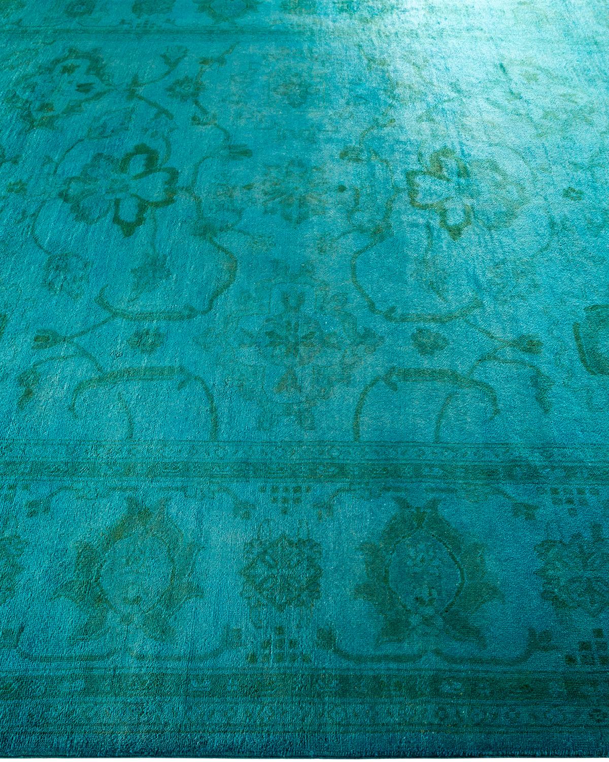 Tappeto contemporaneo in lana sovratinta annodata a mano di colore blu In condizioni Nuovo in vendita a Norwalk, CT