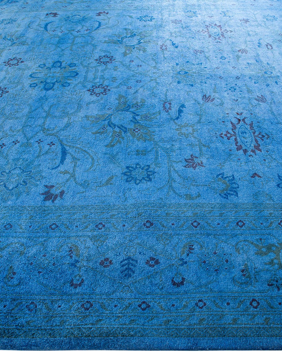 Tappeto contemporaneo in lana sovratinta annodata a mano di colore blu In condizioni Nuovo in vendita a Norwalk, CT