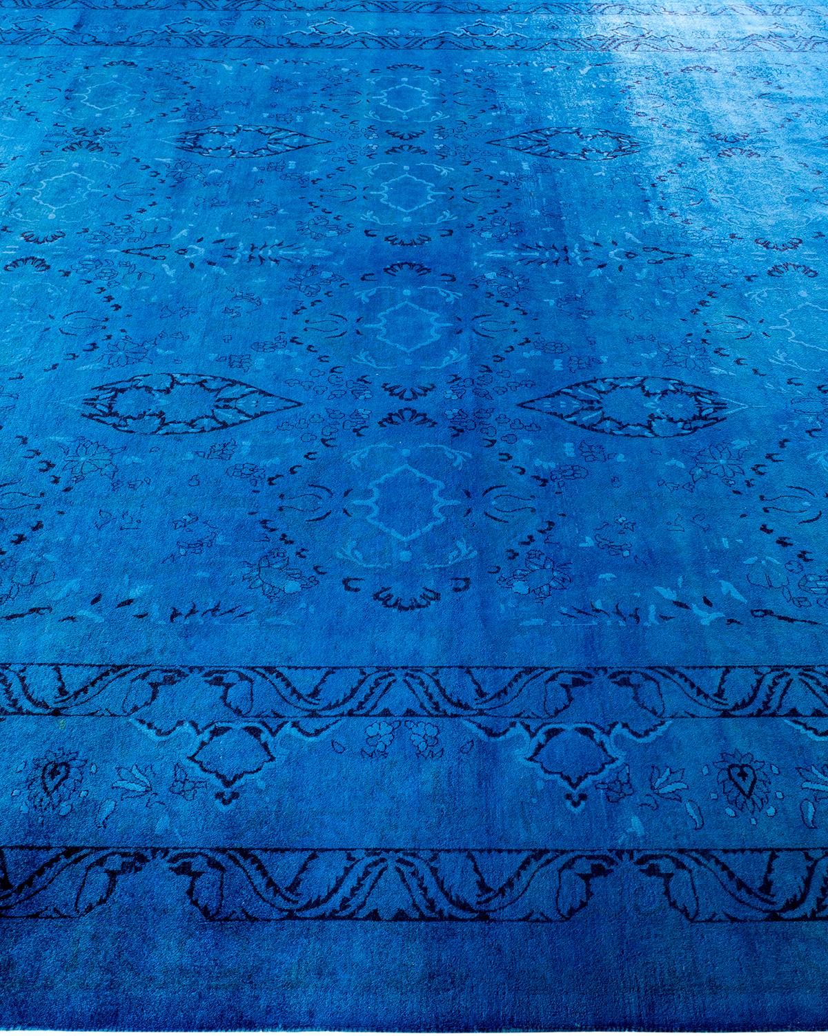 Tapis de sol contemporain en laine surteinte nouée à la main, bleu Neuf - En vente à Norwalk, CT