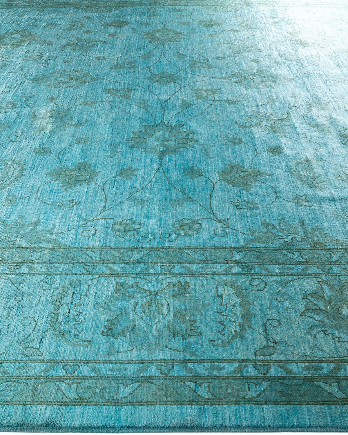 Tappeto contemporaneo in lana sovratinta annodata a mano di colore blu In condizioni Nuovo in vendita a Norwalk, CT