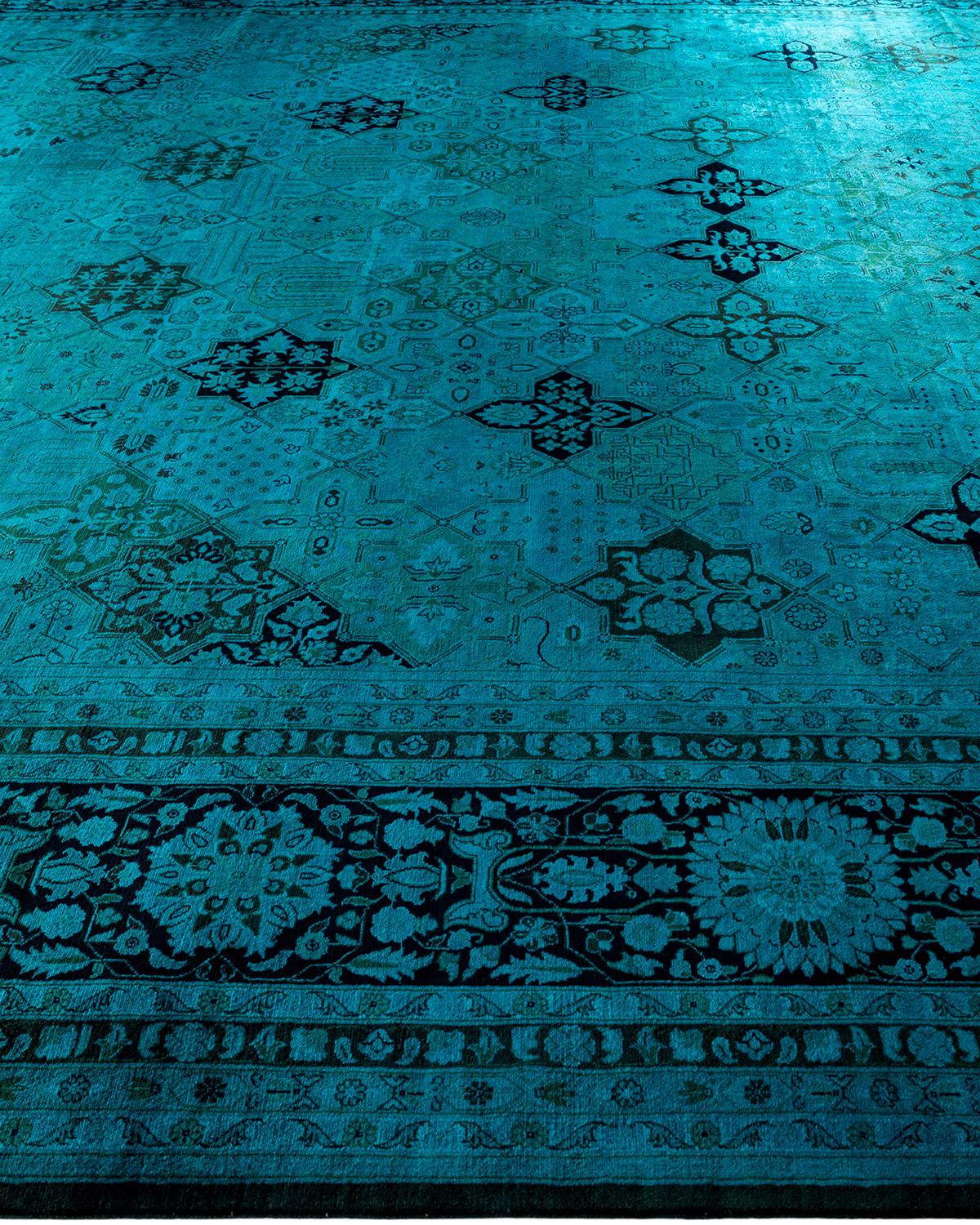 Tappeto contemporaneo in lana sovratinta annodata a mano di colore blu In condizioni Nuovo in vendita a Norwalk, CT