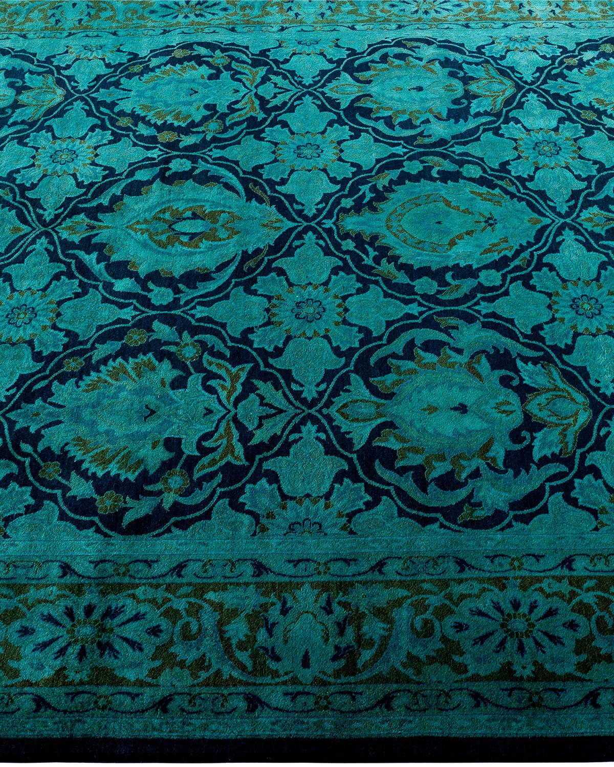 Tappeto contemporaneo in lana sovratinta annodata a mano di colore blu In condizioni Nuovo in vendita a Norwalk, CT