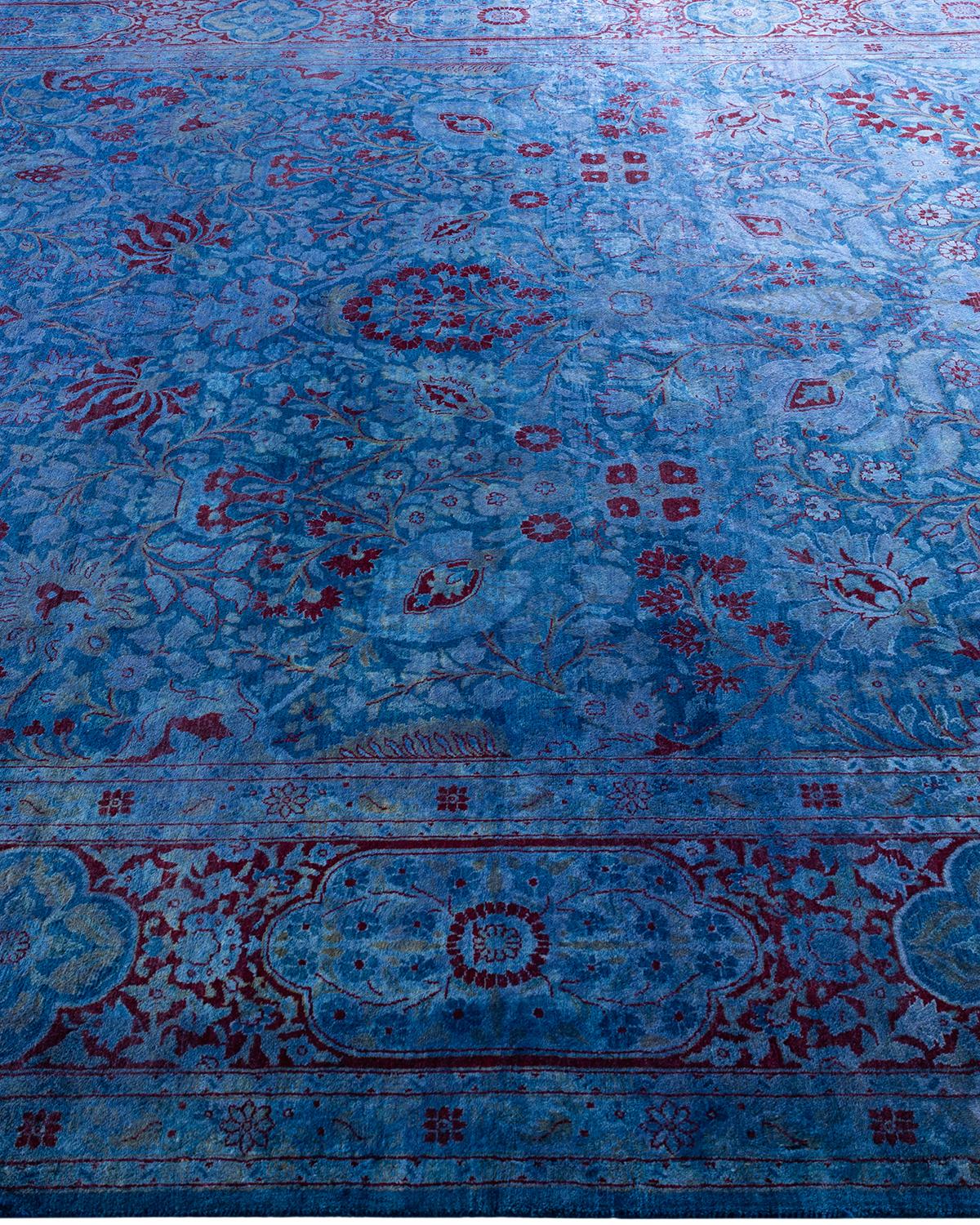 Tappeto contemporaneo in lana sovratinta annodata a mano di colore blu In condizioni Nuovo in vendita a Norwalk, CT