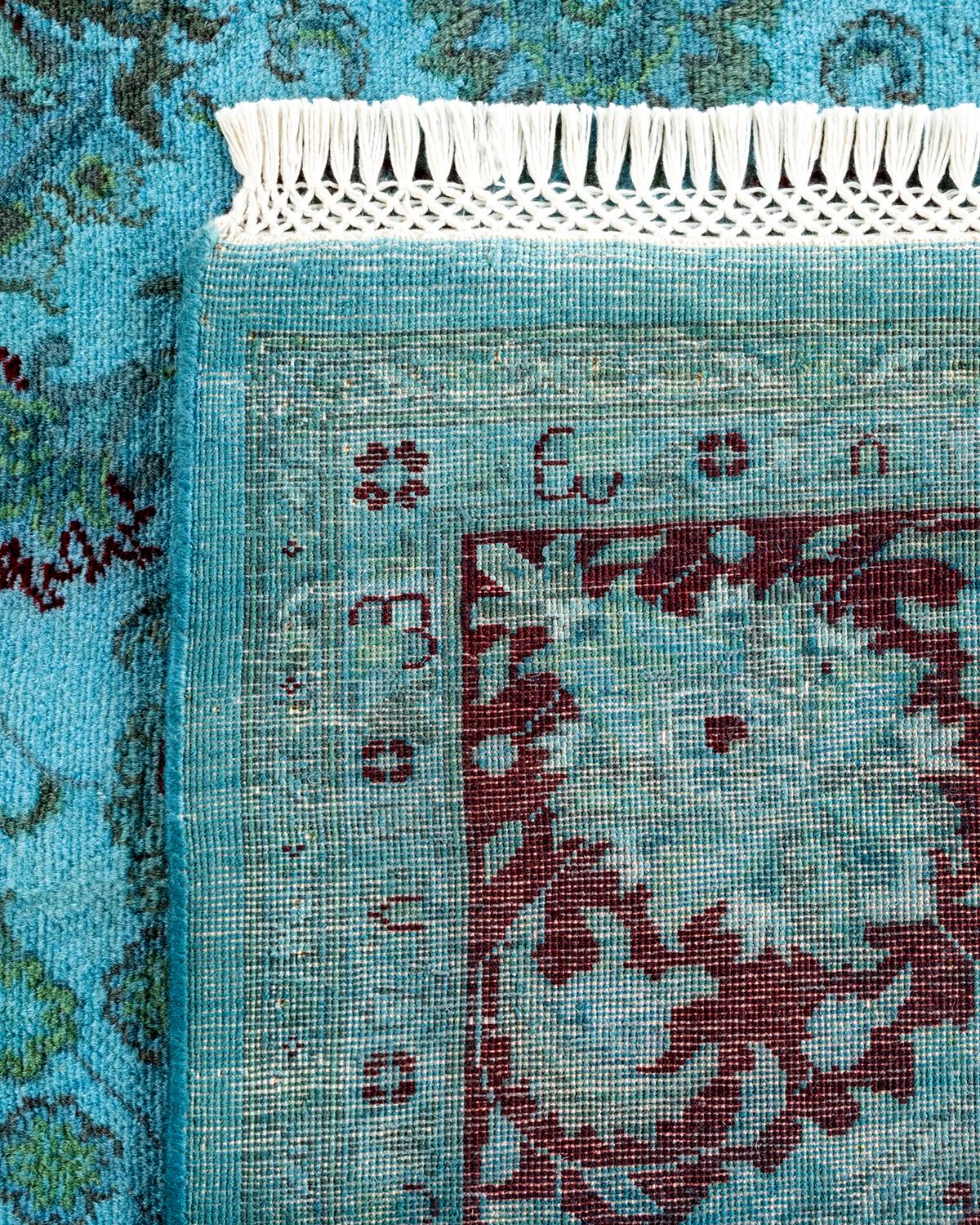 XXI secolo e contemporaneo Tappeto contemporaneo in lana sovratinta annodata a mano di colore blu in vendita