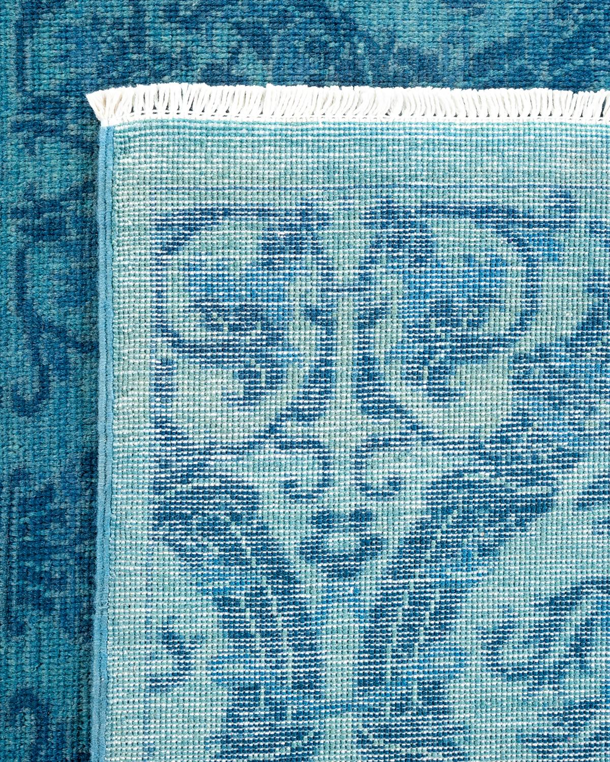 XXI secolo e contemporaneo Tappeto contemporaneo in lana sovratinta annodata a mano di colore blu in vendita