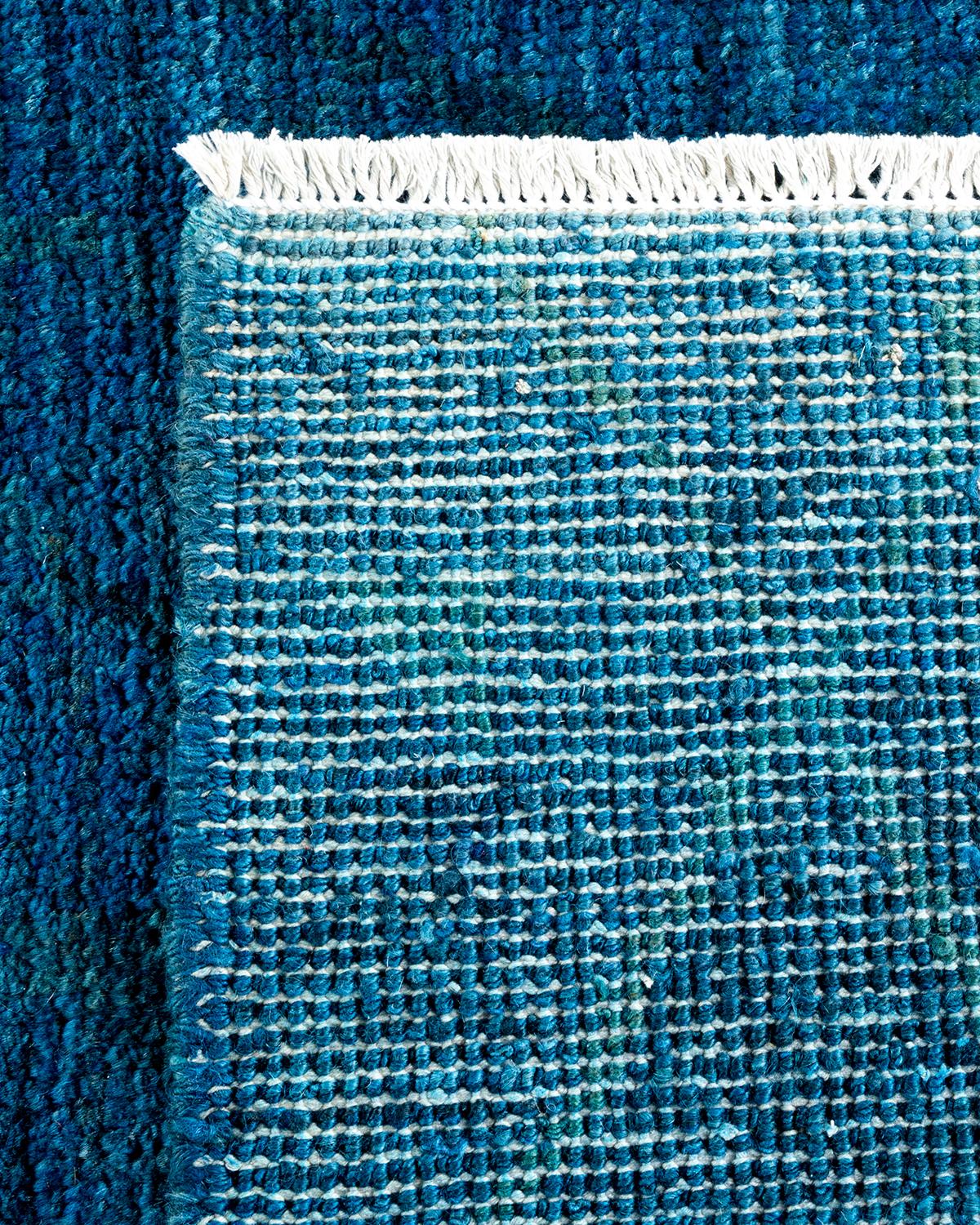XXI secolo e contemporaneo Tappeto contemporaneo in lana sovratinta annodata a mano di colore blu in vendita