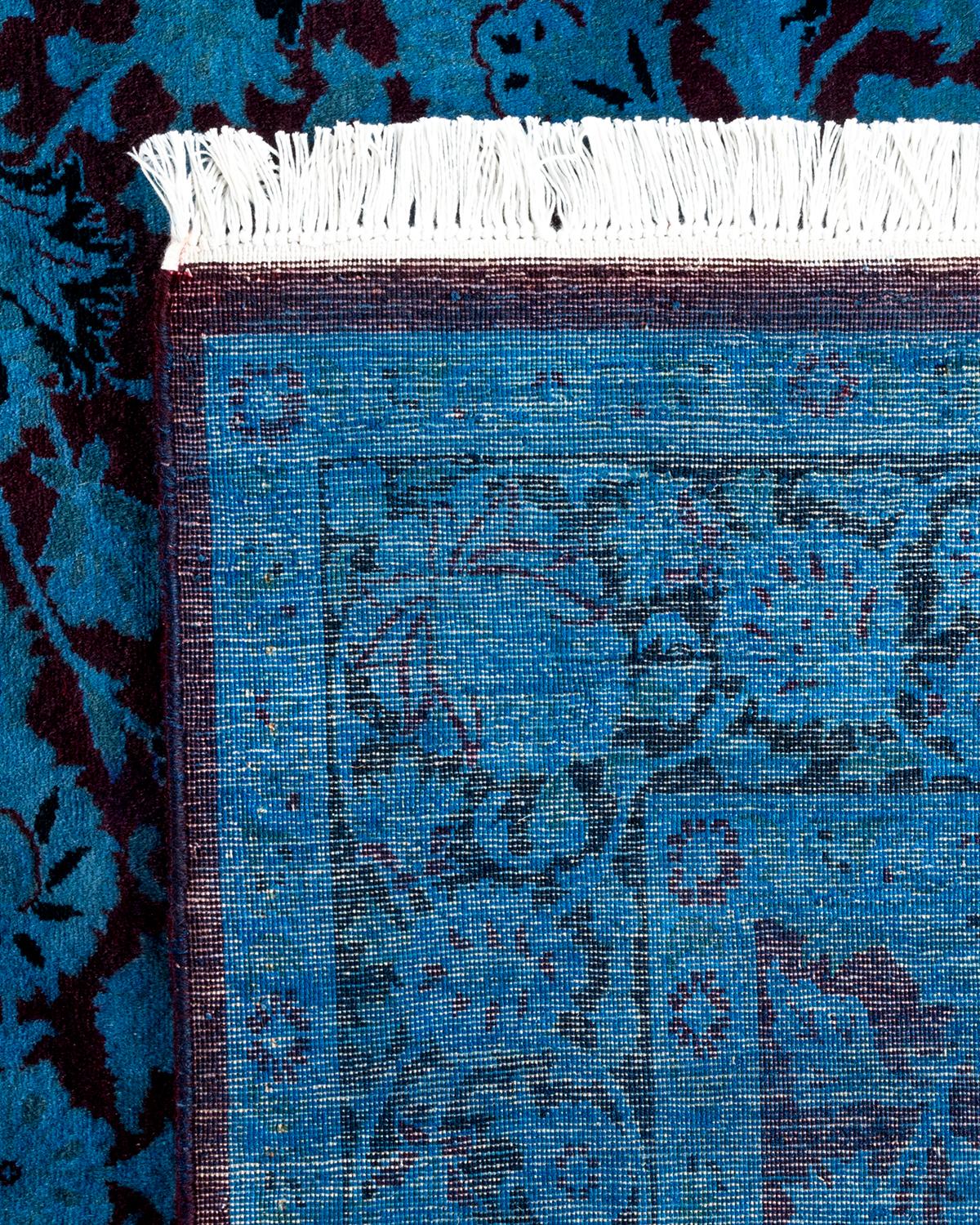 XXI secolo e contemporaneo Tappeto contemporaneo in lana sovratinta annodata a mano di colore blu in vendita