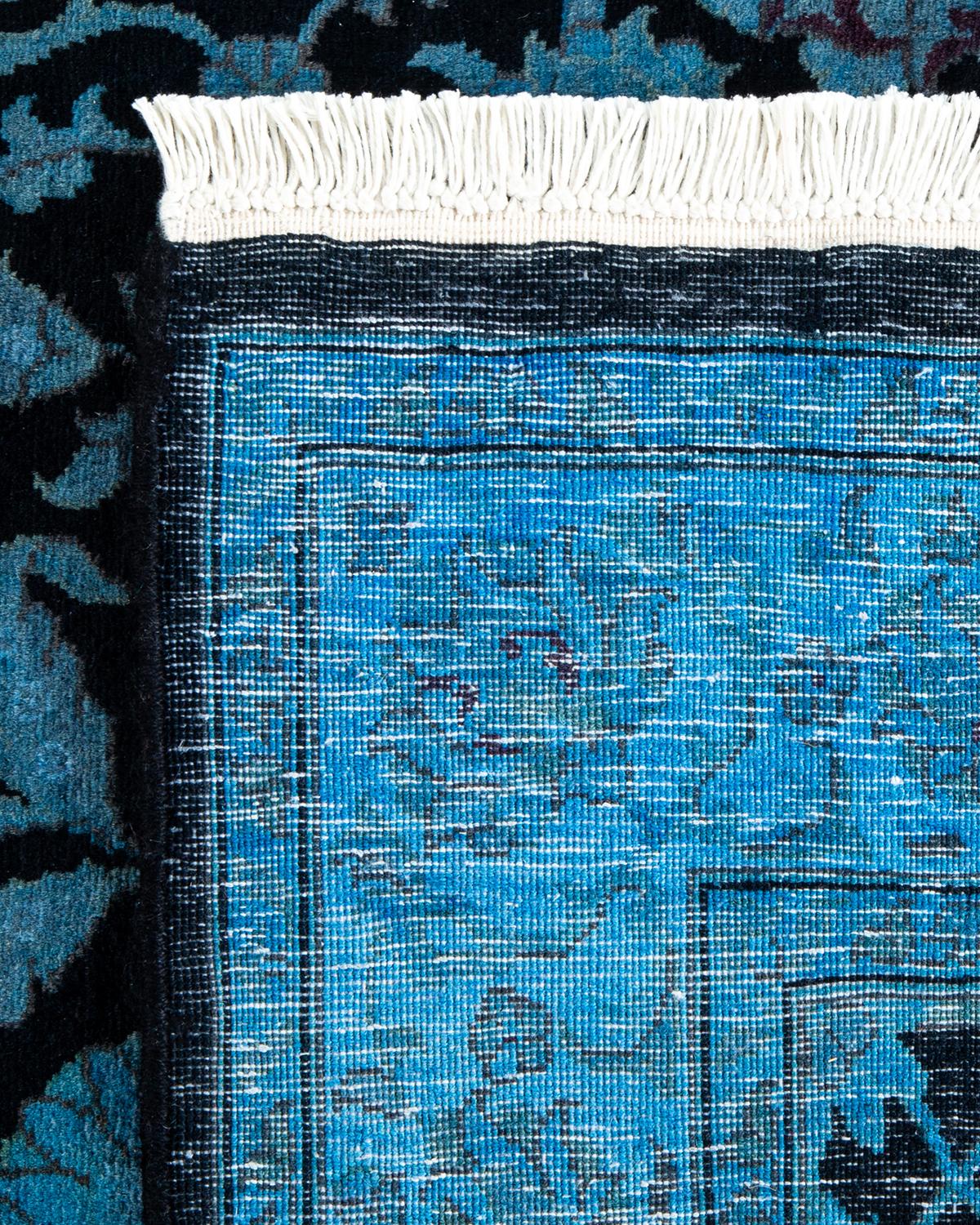 Contemporary Overdyed Hand Knotted Wool Blue Area Rug (21. Jahrhundert und zeitgenössisch) im Angebot