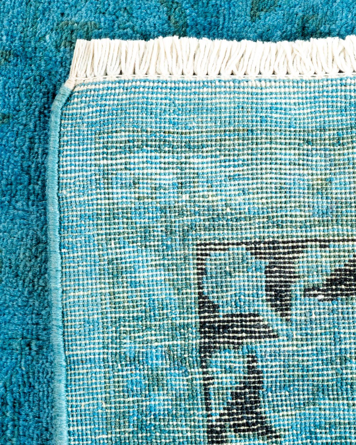 XXI secolo e contemporaneo Tappeto contemporaneo in lana sovratinta annodata a mano di colore blu in vendita