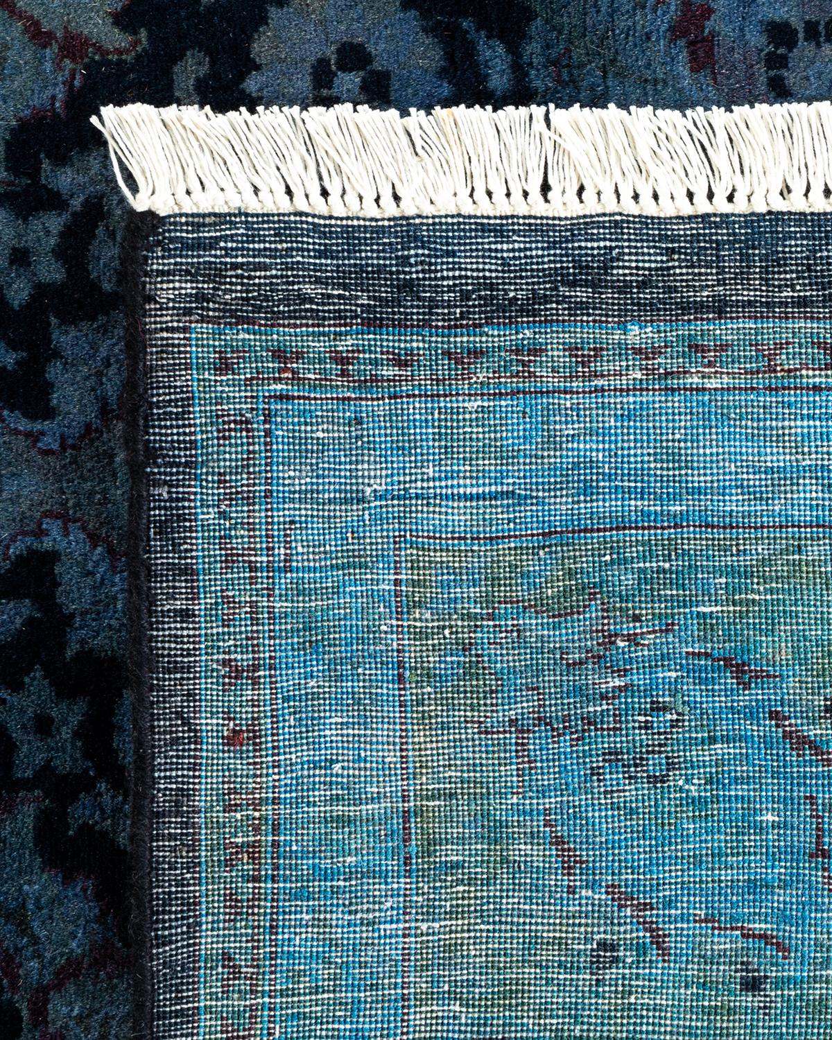 XXI secolo e contemporaneo Tappeto contemporaneo in lana sovratinta annodata a mano di colore blu in vendita