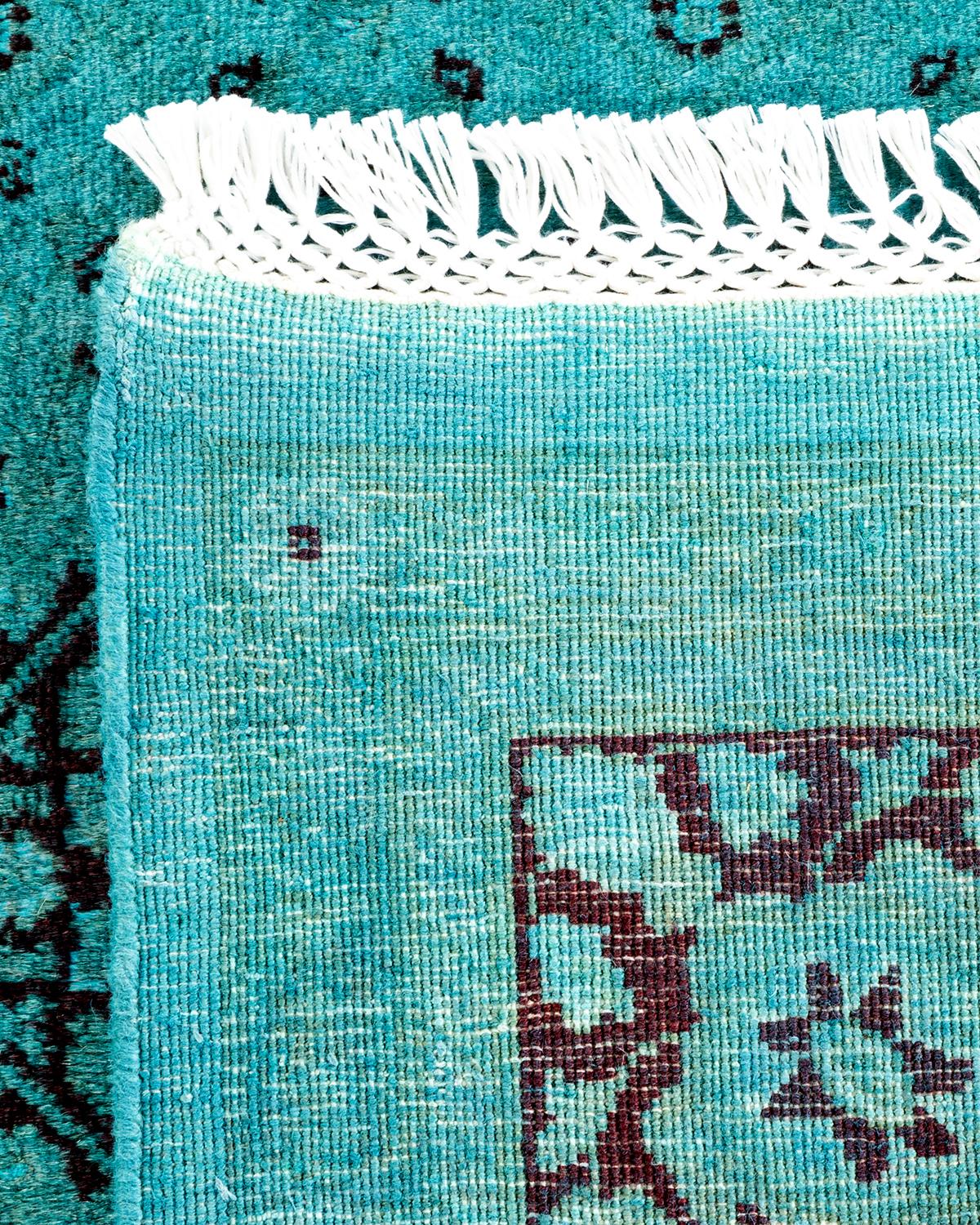 Contemporary Overdyed Hand Knotted Wool Blue Area Rug (21. Jahrhundert und zeitgenössisch) im Angebot