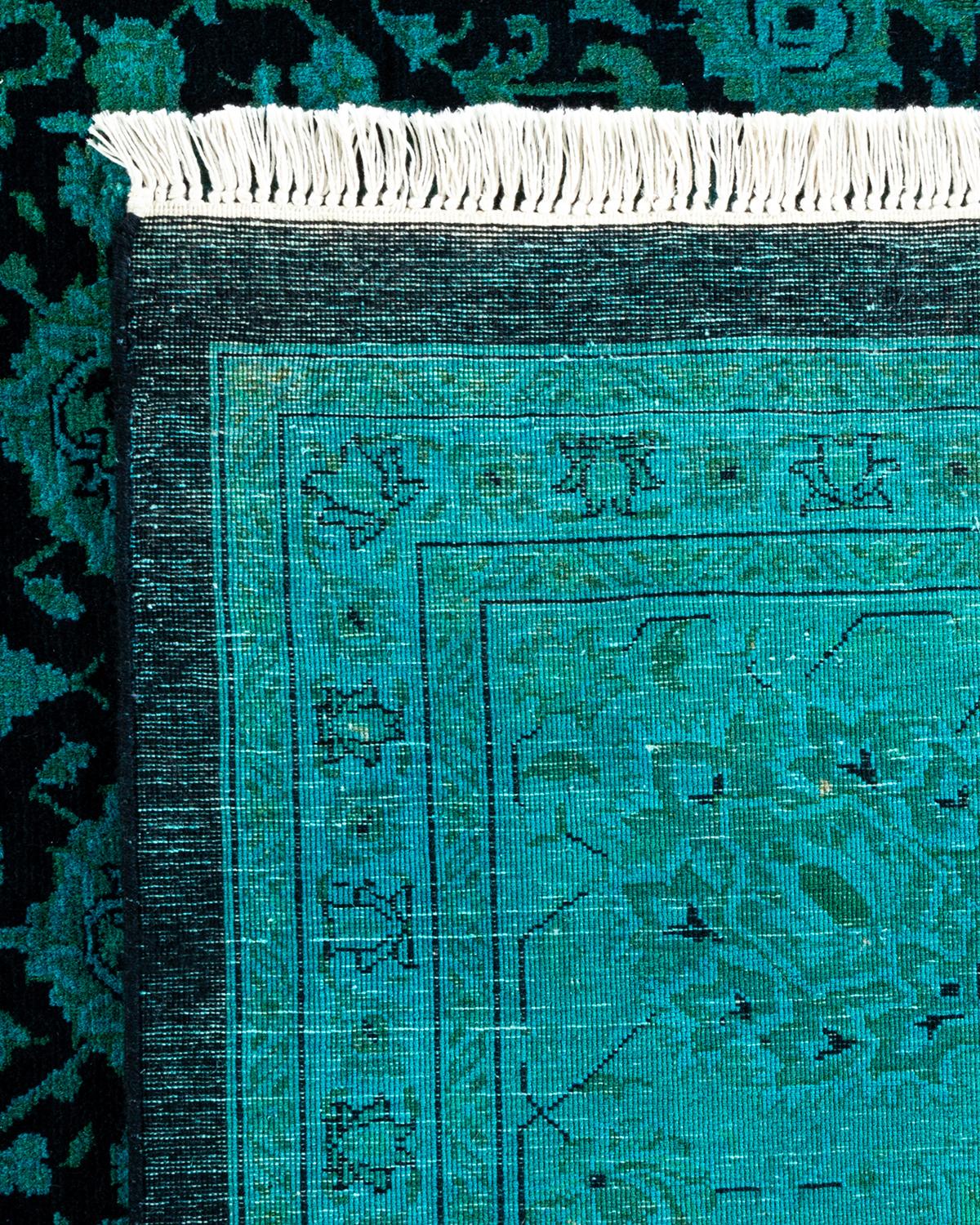 XXI secolo e contemporaneo Tappeto contemporaneo in lana sovratinta annodata a mano di colore blu in vendita