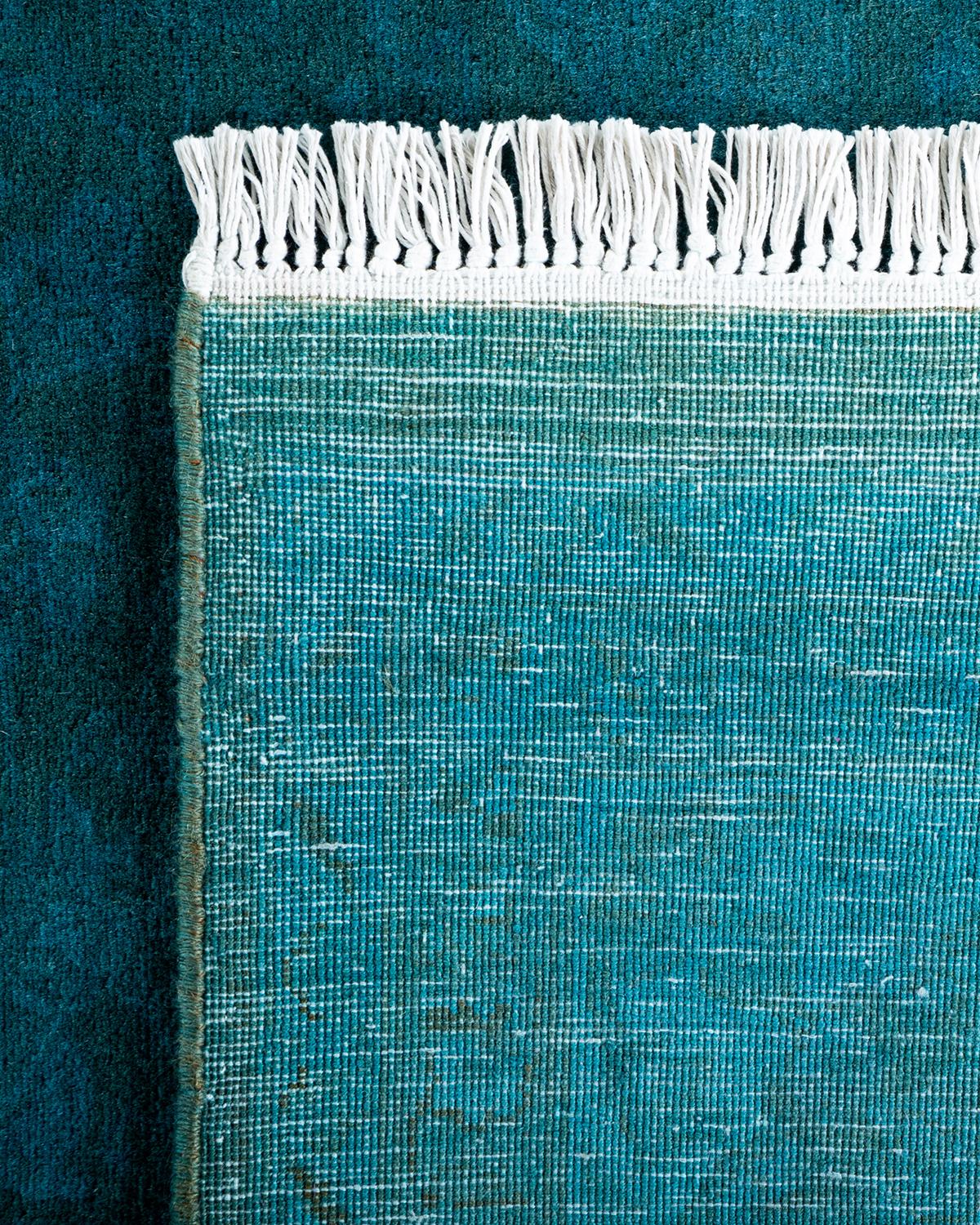 XXI secolo e contemporaneo Tappeto contemporaneo in lana sovratinta annodata a mano di colore blu in vendita