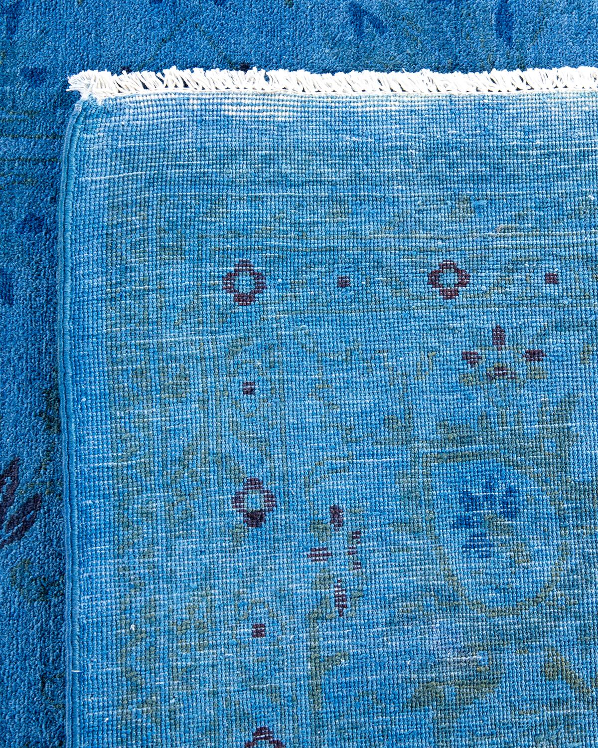 XXI secolo e contemporaneo Tappeto contemporaneo in lana sovratinta annodata a mano di colore blu in vendita