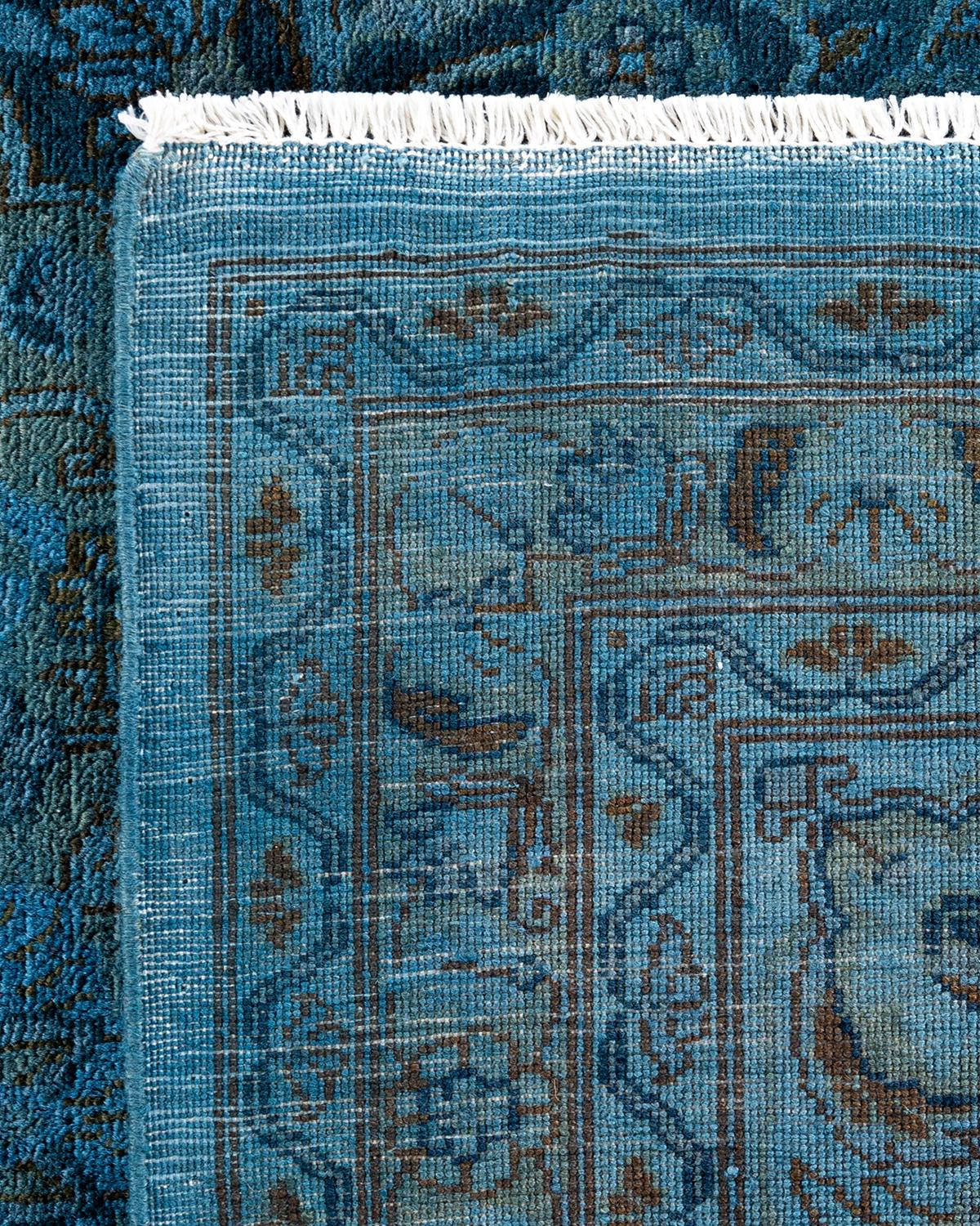 XXI secolo e contemporaneo Tappeto contemporaneo in lana sovratinta annodata a mano di colore blu in vendita