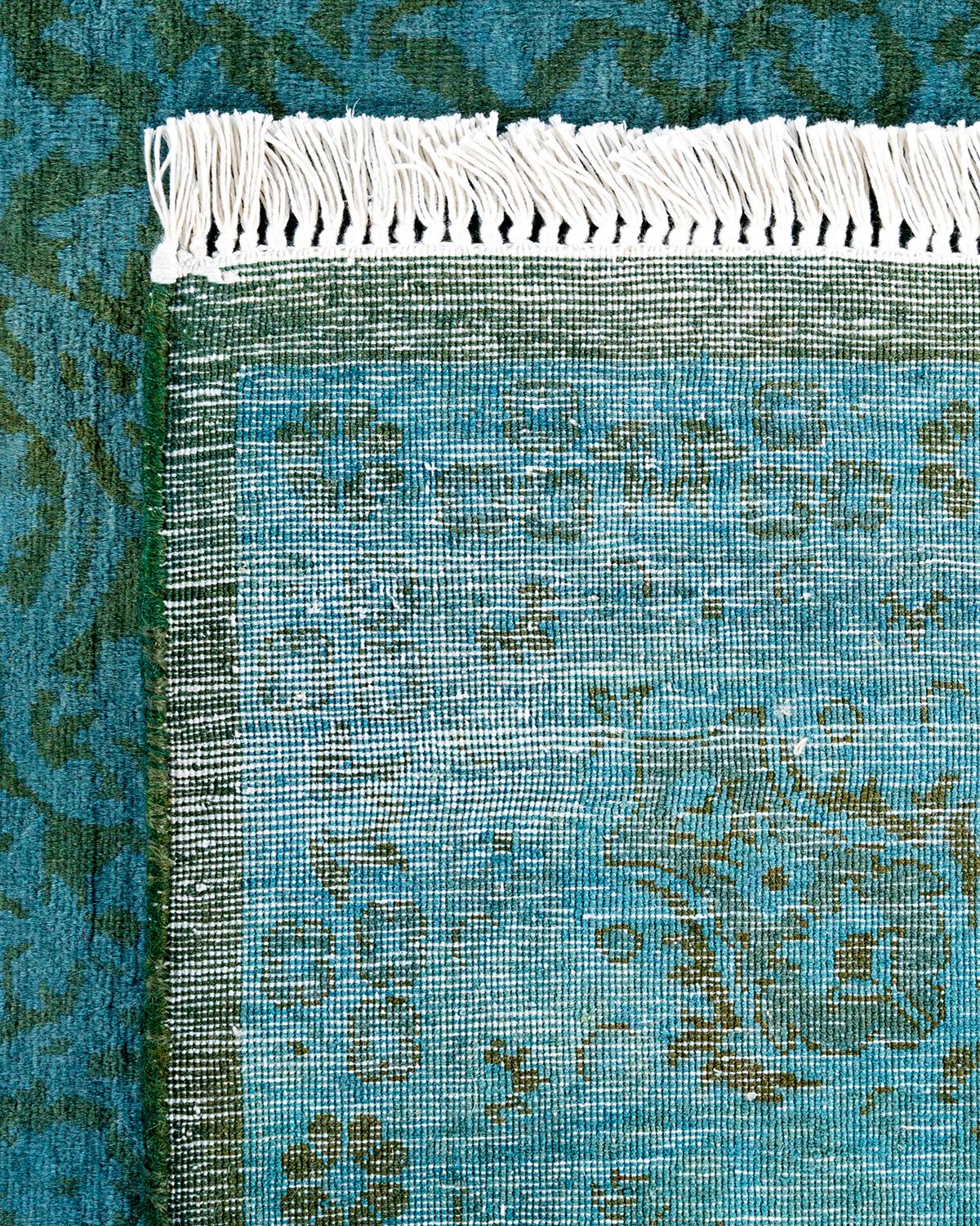 XXIe siècle et contemporain Tapis de sol contemporain en laine surteinte nouée à la main, bleu en vente