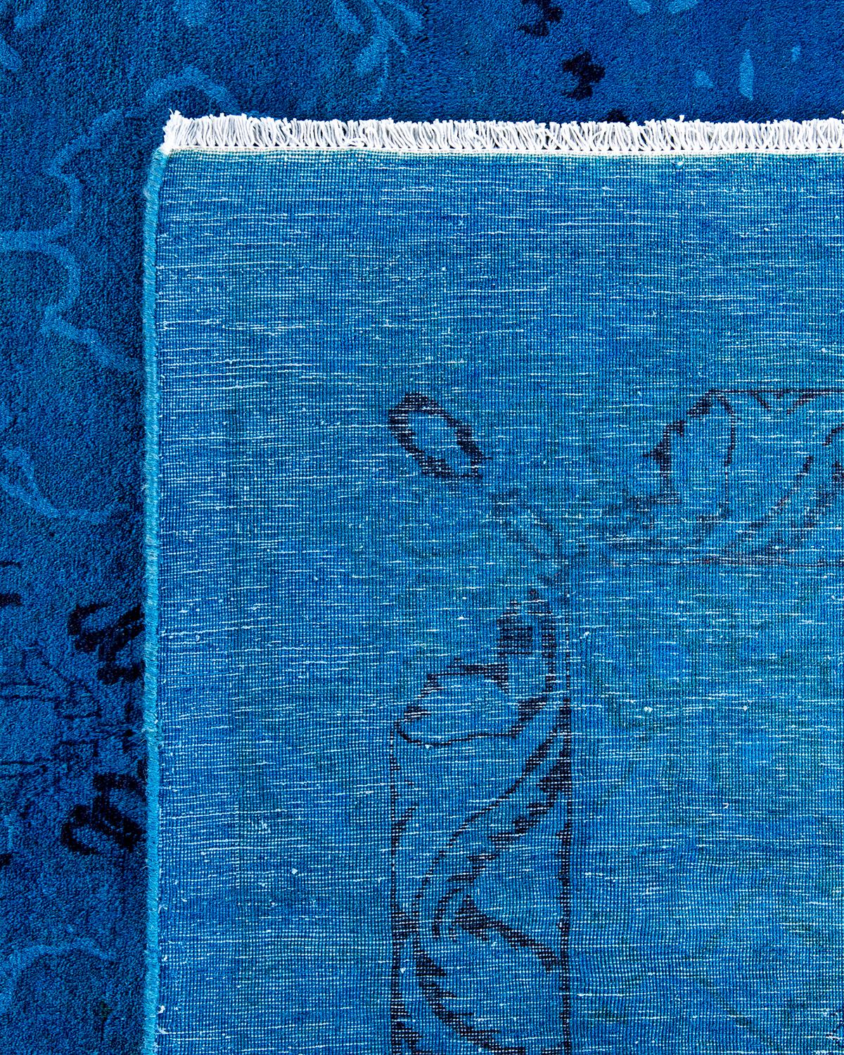 XXIe siècle et contemporain Tapis de sol contemporain en laine surteinte nouée à la main, bleu en vente