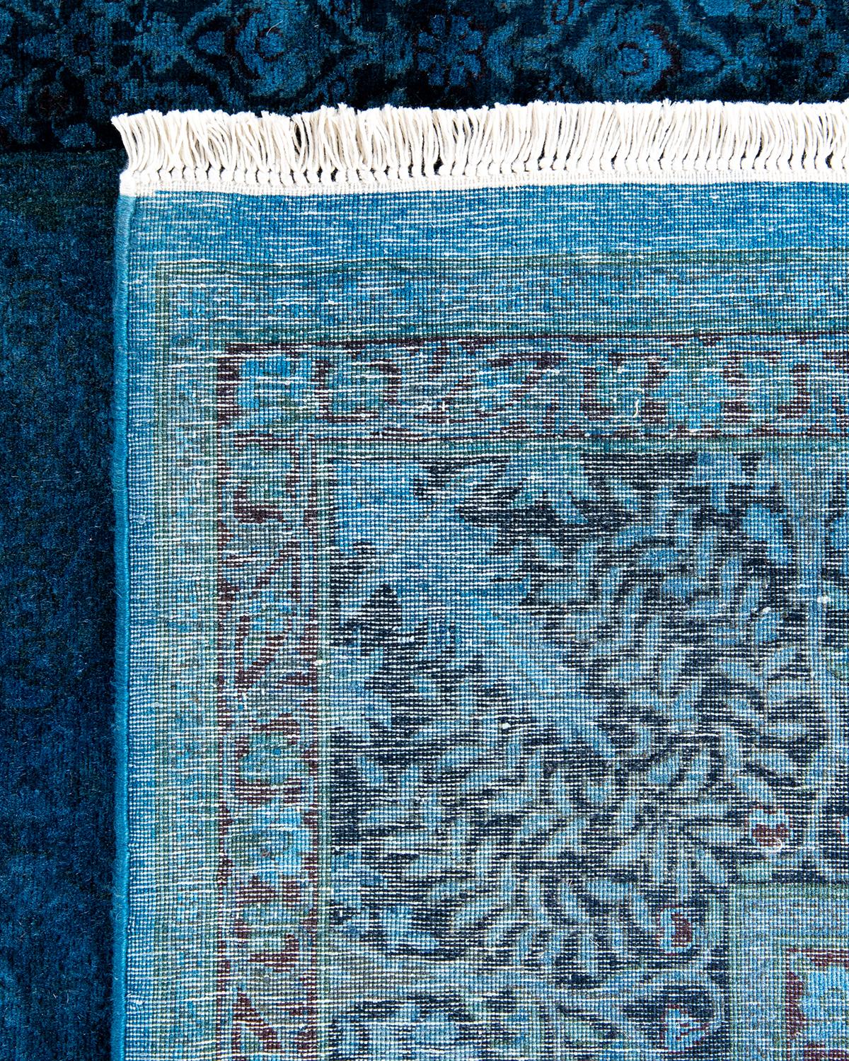 XXI secolo e contemporaneo Tappeto contemporaneo in lana sovratinta annodata a mano di colore blu in vendita
