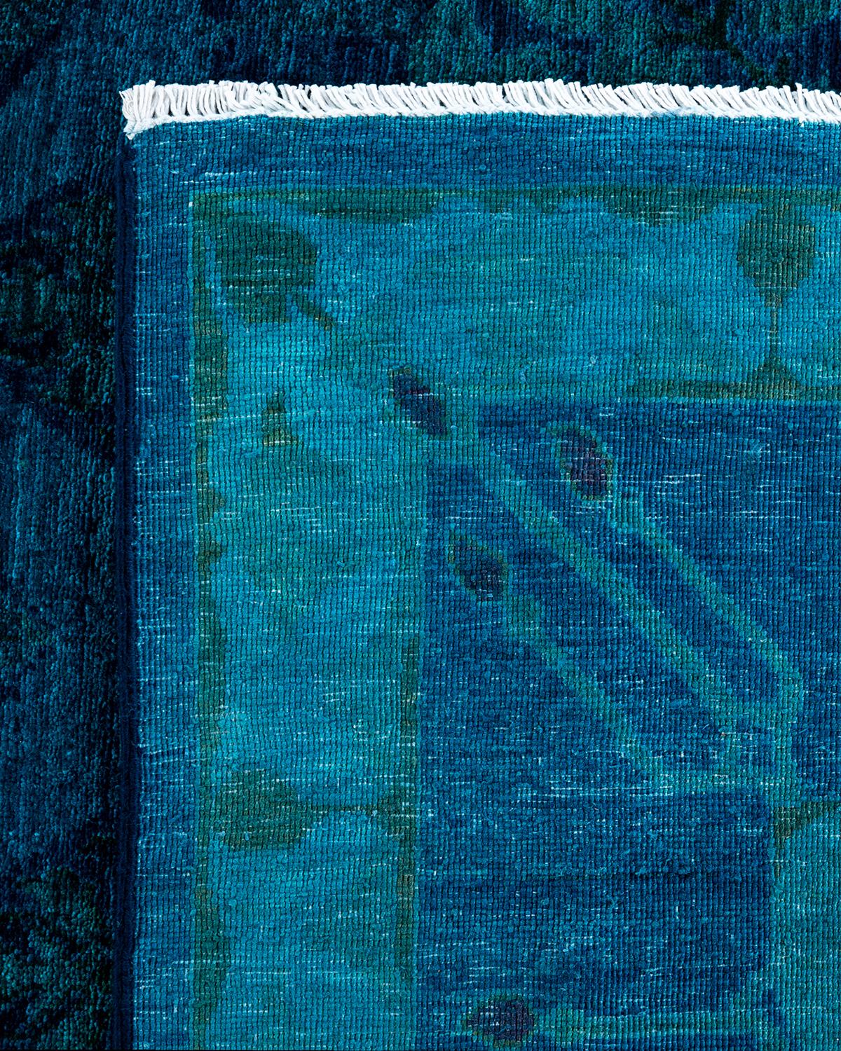 Contemporary Overdyed Hand Knotted Wool Blue Area Rug (21. Jahrhundert und zeitgenössisch) im Angebot