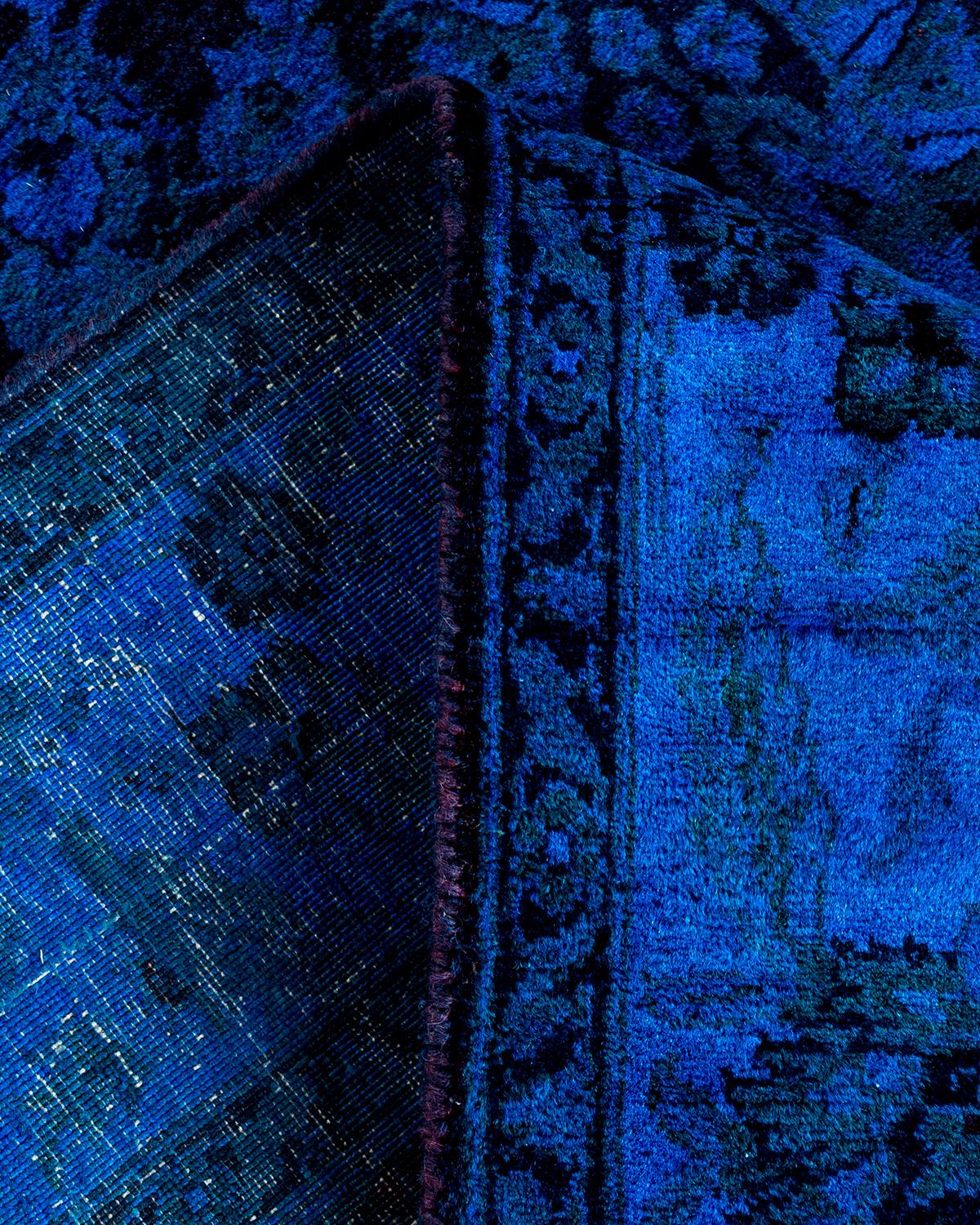 Contemporary Overdyed Hand Knotted Wool Blue Area Rug (Wolle) im Angebot
