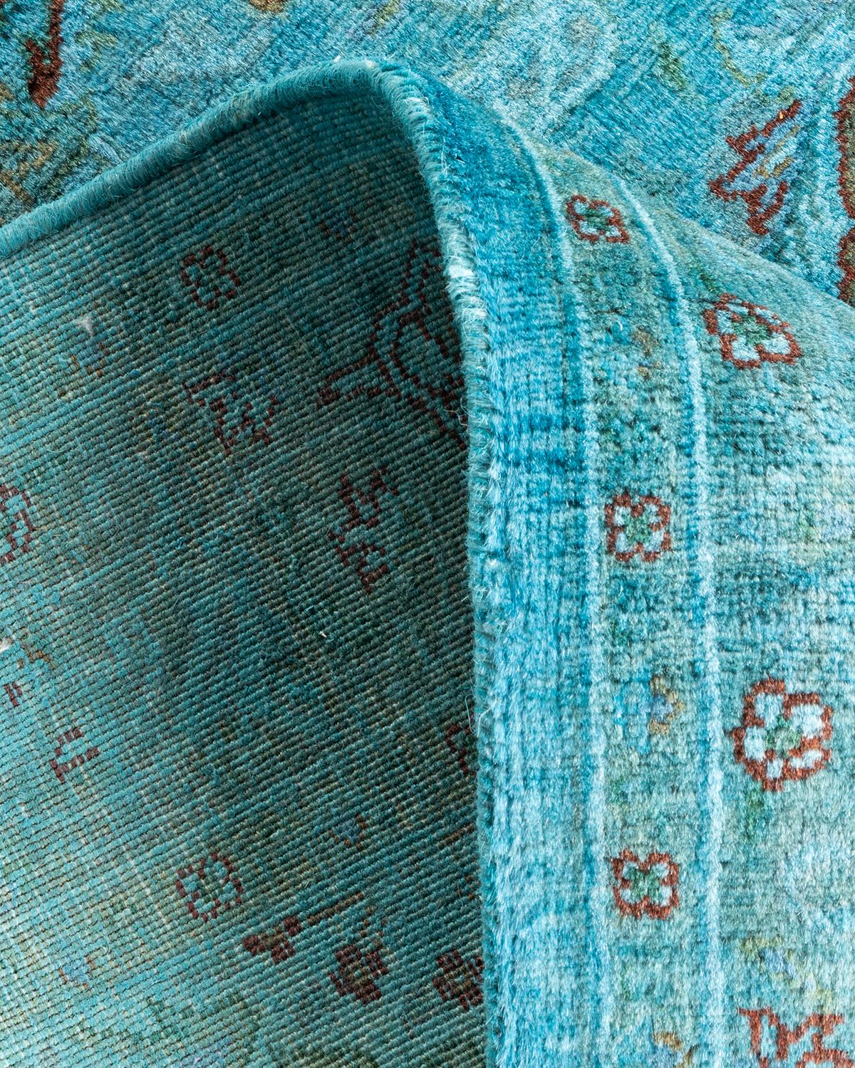 Lana Tappeto contemporaneo in lana sovratinta annodata a mano di colore blu in vendita