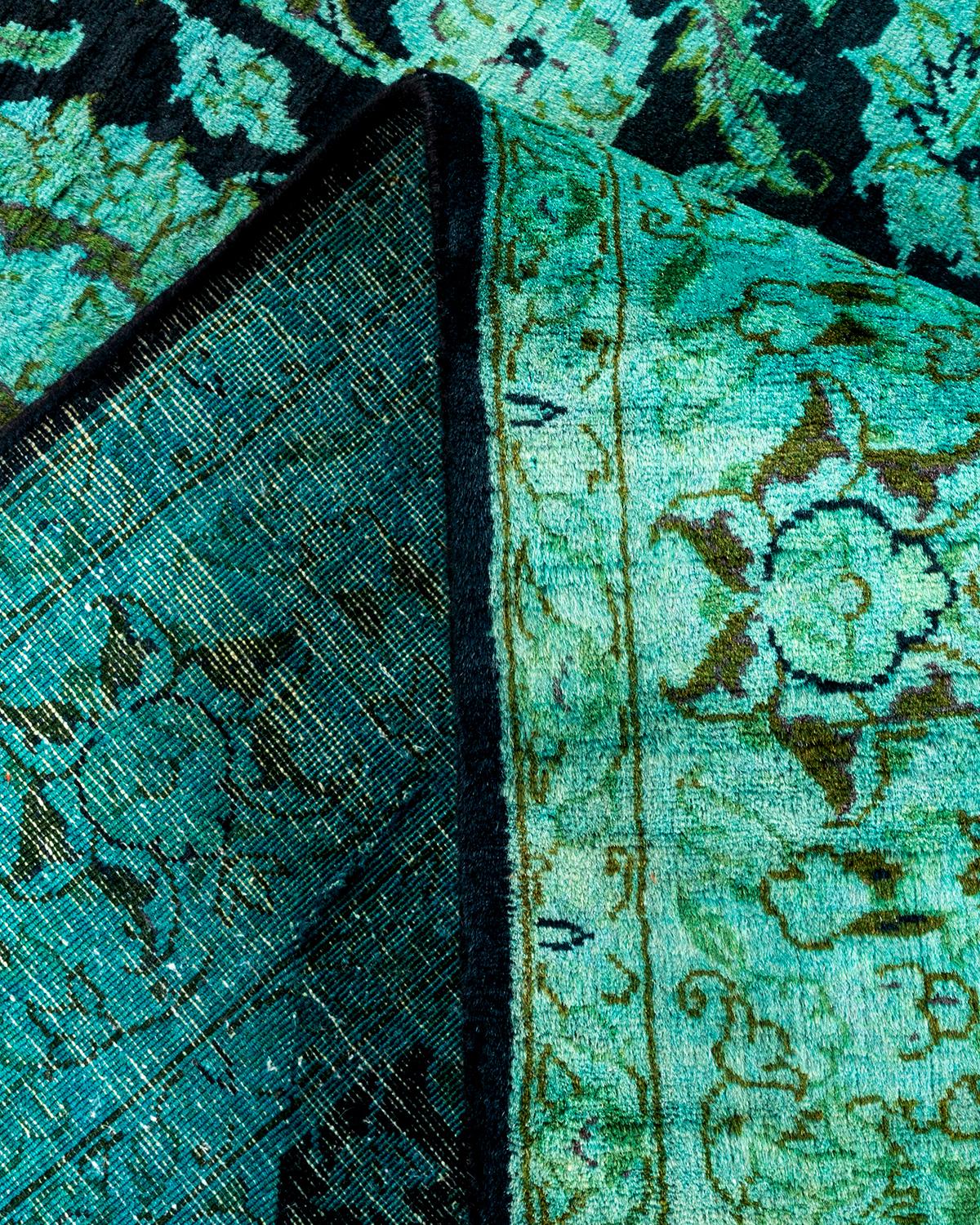 Lana Tappeto contemporaneo in lana sovratinta annodata a mano di colore blu in vendita
