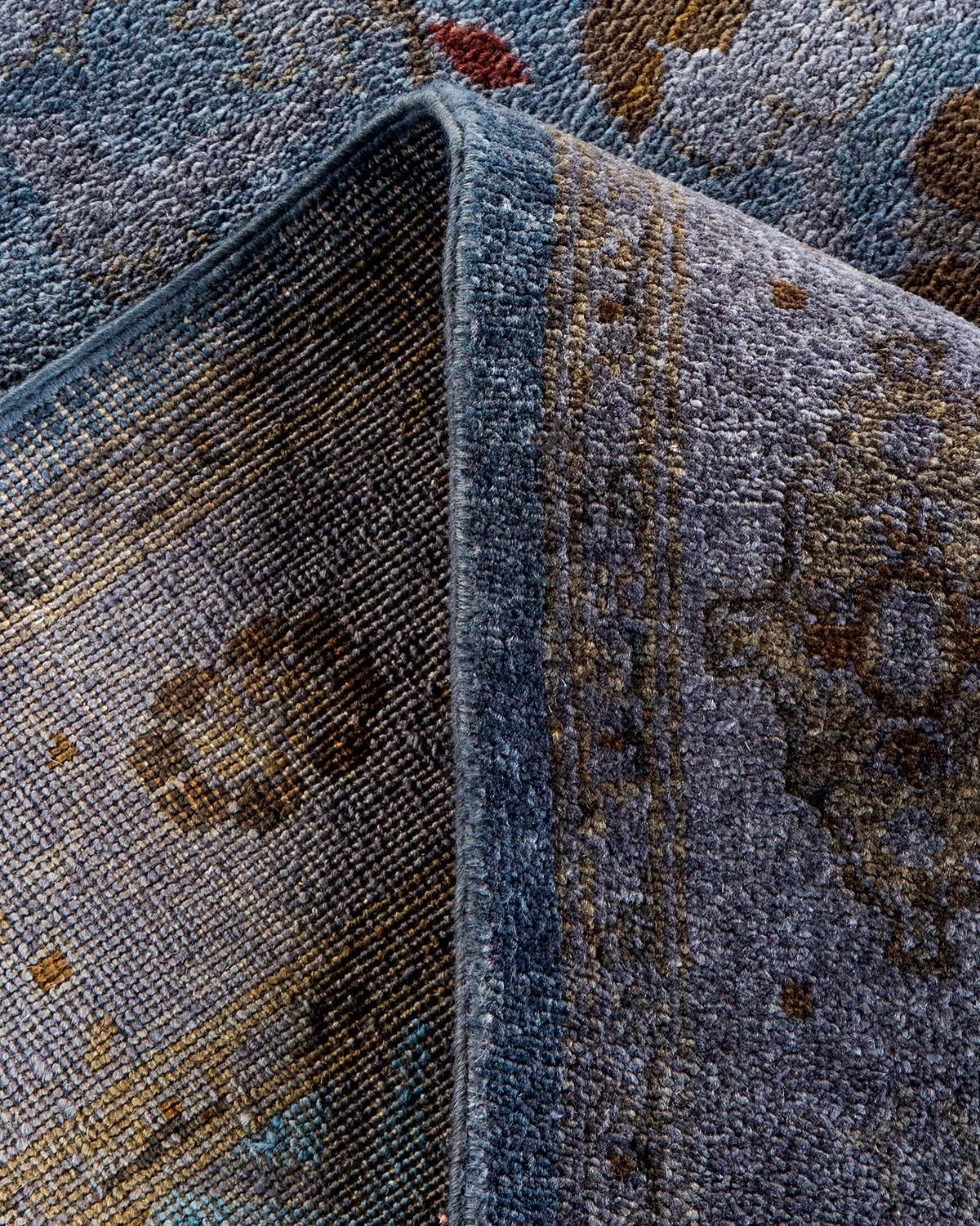 Laine Tapis de sol contemporain en laine surteinte nouée à la main, bleu en vente