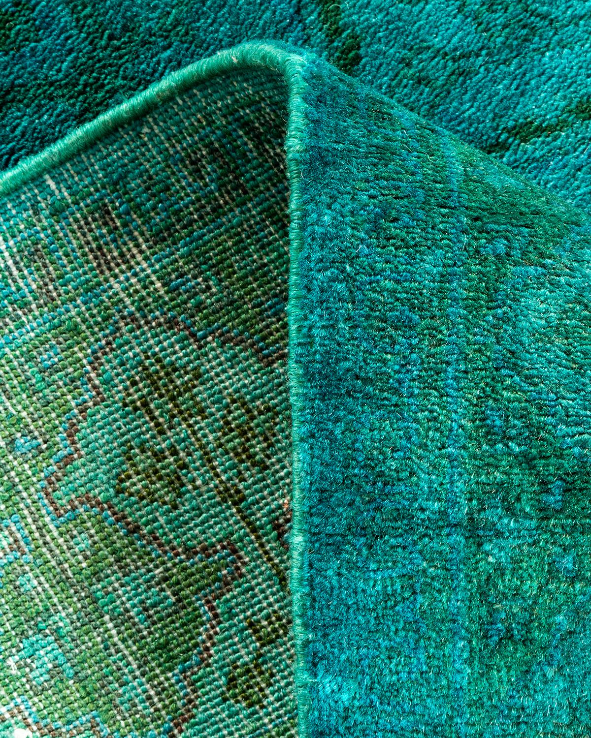 Lana Tappeto contemporaneo in lana sovratinta annodata a mano di colore blu in vendita