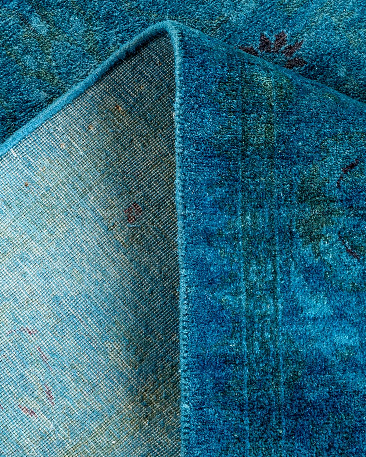 Lana Tappeto contemporaneo in lana sovratinta annodata a mano di colore blu in vendita