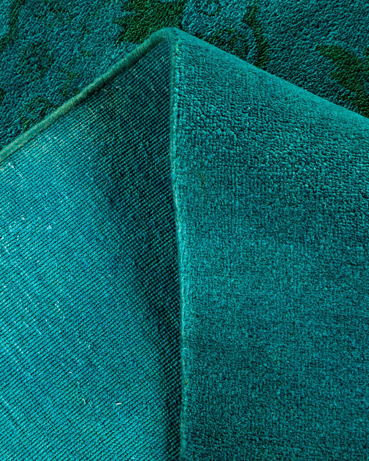 Lana Tappeto contemporaneo in lana sovratinta annodata a mano di colore blu in vendita