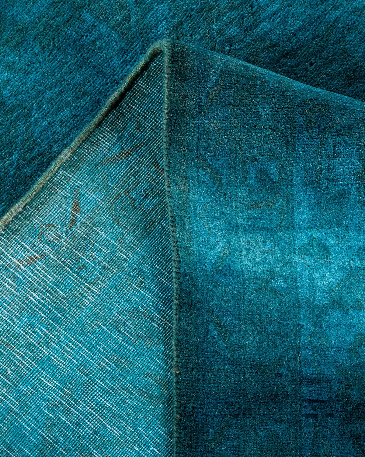 Lana Tappeto contemporaneo in lana sovratinta annodata a mano di colore blu in vendita