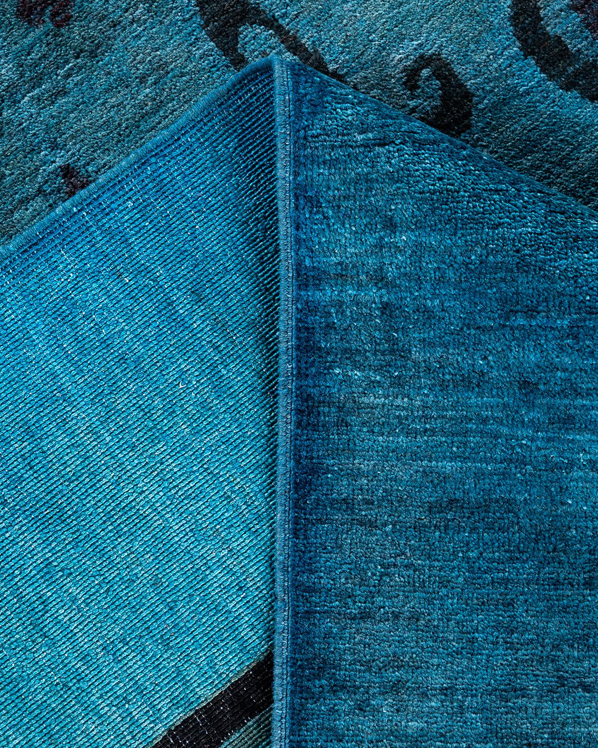 Lana Tappeto contemporaneo in lana sovratinta annodata a mano di colore blu in vendita