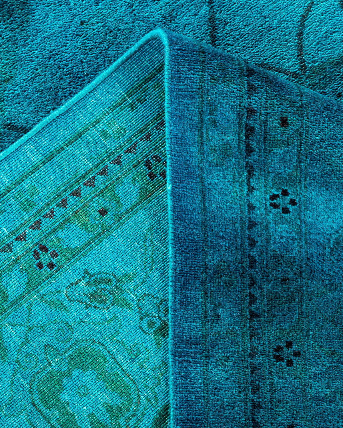 Lana Tappeto contemporaneo in lana sovratinta annodata a mano di colore blu in vendita