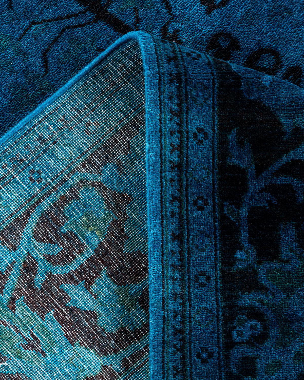 Laine Tapis de sol contemporain en laine surteinte nouée à la main, bleu en vente
