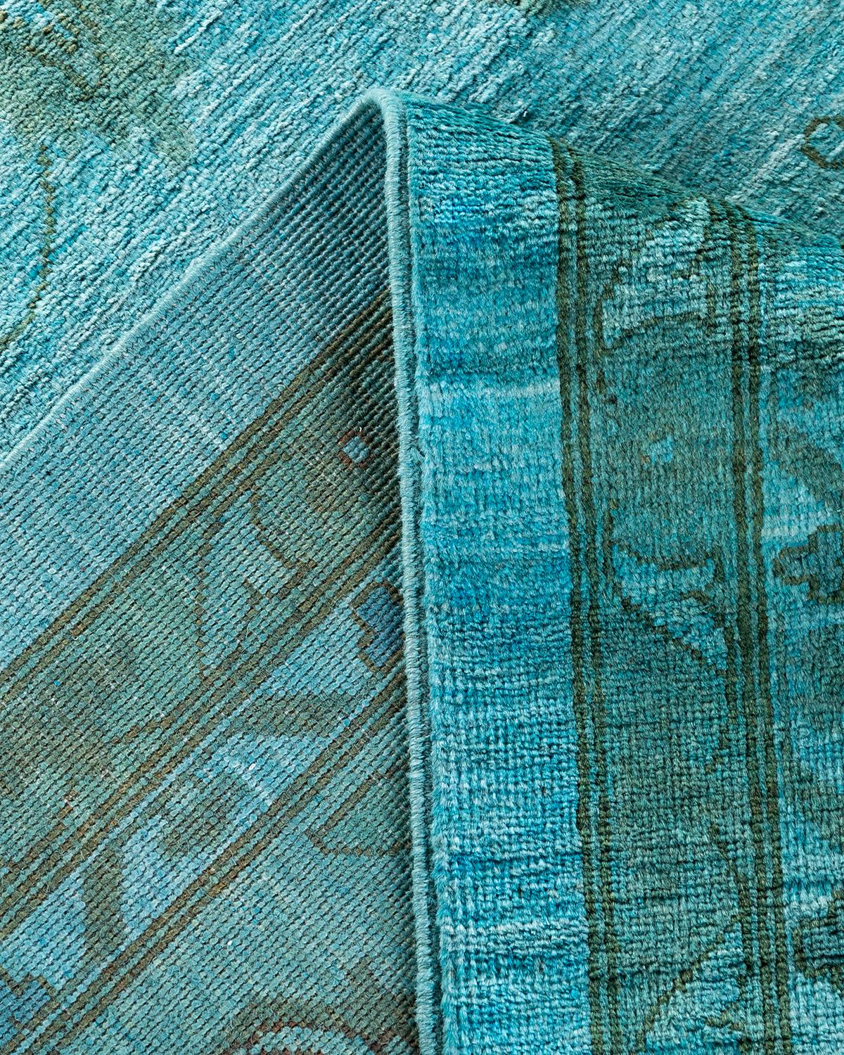 Lana Tappeto contemporaneo in lana sovratinta annodata a mano di colore blu in vendita