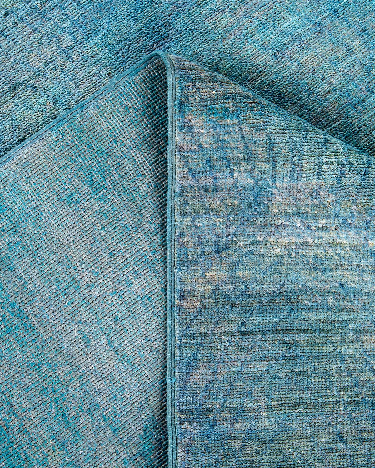 Laine Tapis de sol contemporain en laine surteinte nouée à la main, bleu en vente