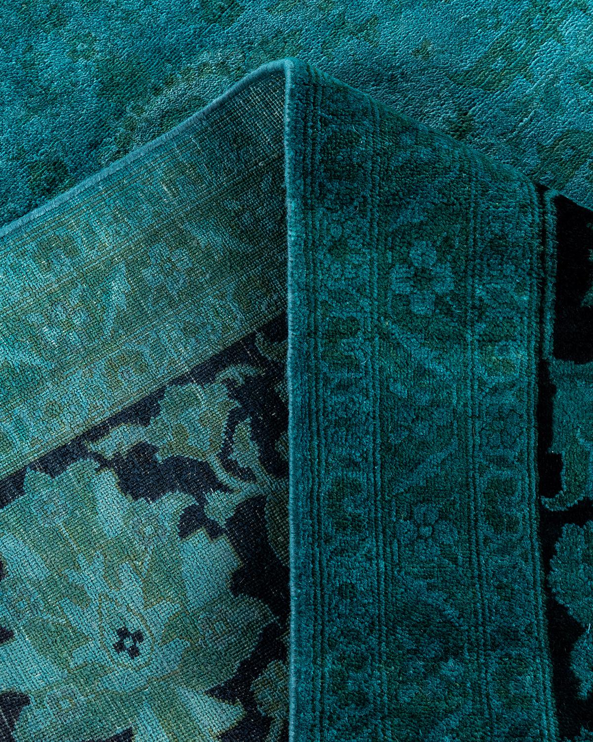 Lana Tappeto contemporaneo in lana sovratinta annodata a mano di colore blu in vendita