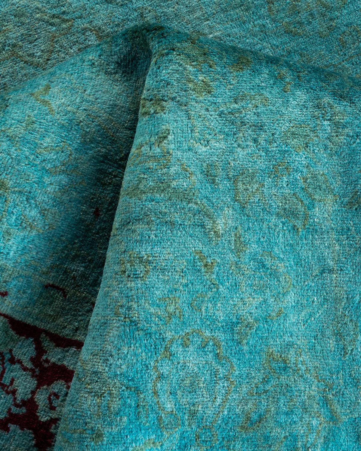 Tappeto contemporaneo in lana sovratinta annodata a mano di colore blu in vendita 1