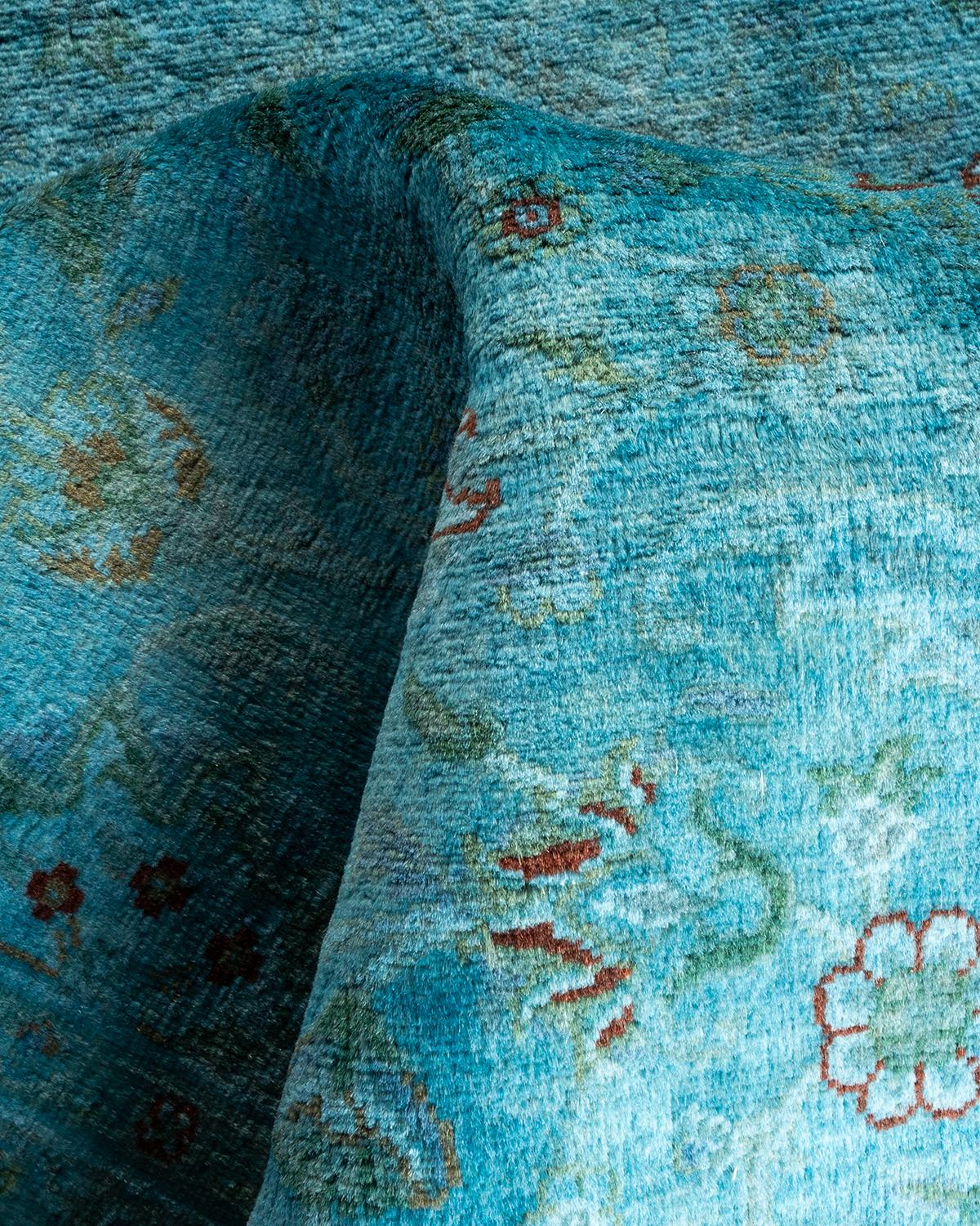Tappeto contemporaneo in lana sovratinta annodata a mano di colore blu in vendita 1